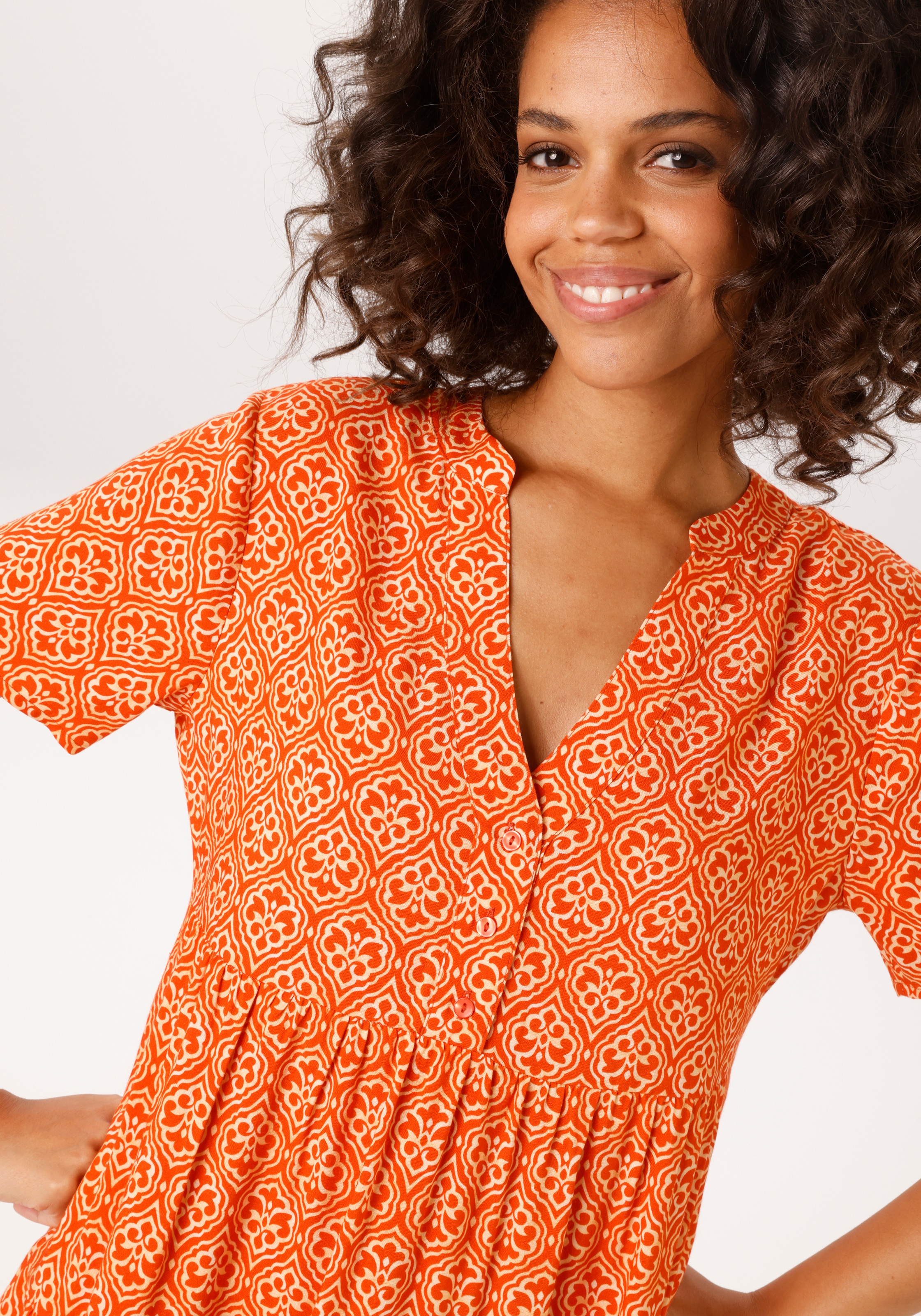 Aniston CASUAL Sommerkleid mit fantasievollem, grafischen Druck - NEUE KOLLEKTION