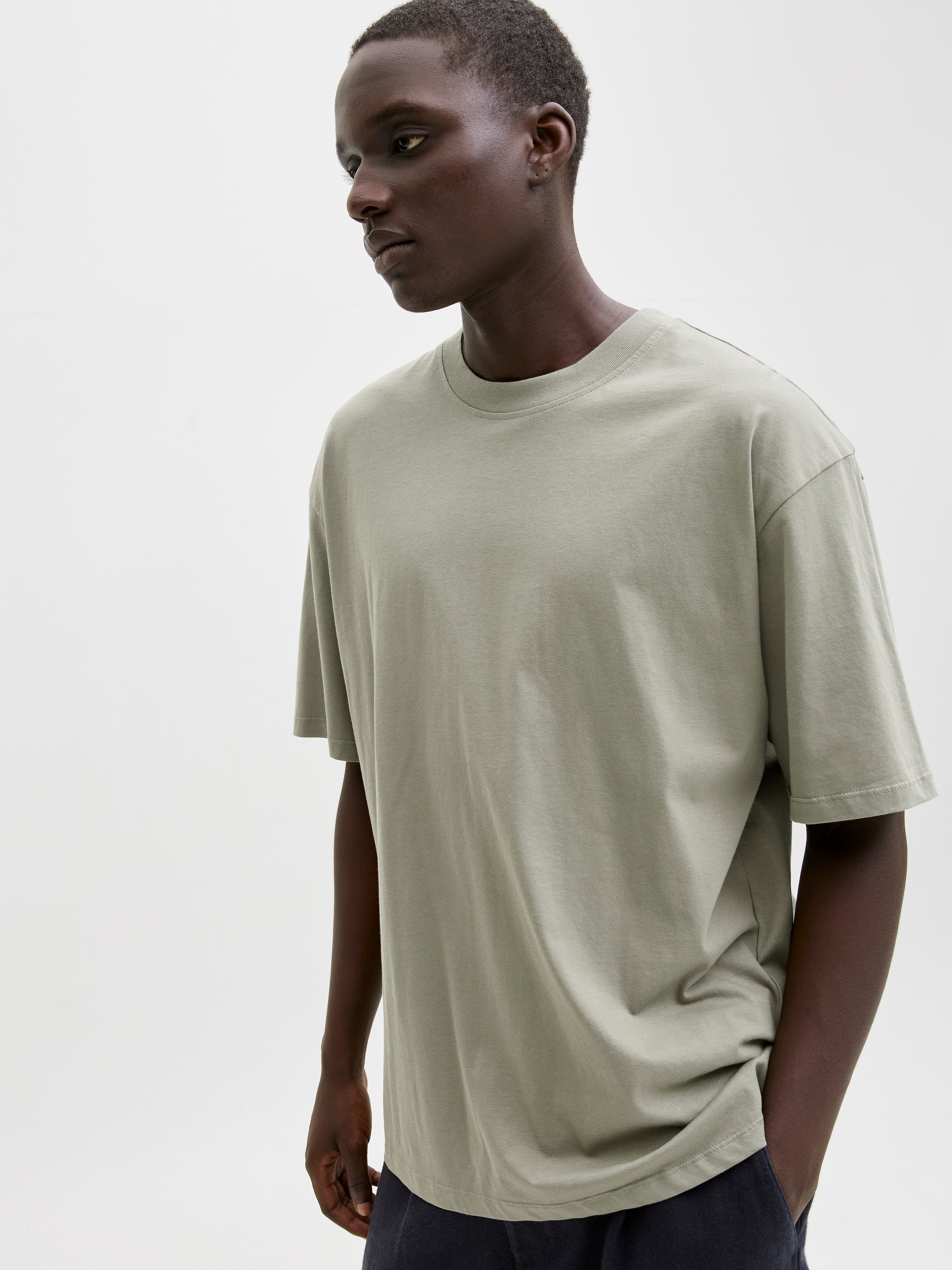 Jack & Jones T-shirt oversize »JJEBRADLEY Oversize T-Shirt mit klassischem Rundhalsausschnitt« mit gekämmten Jersey