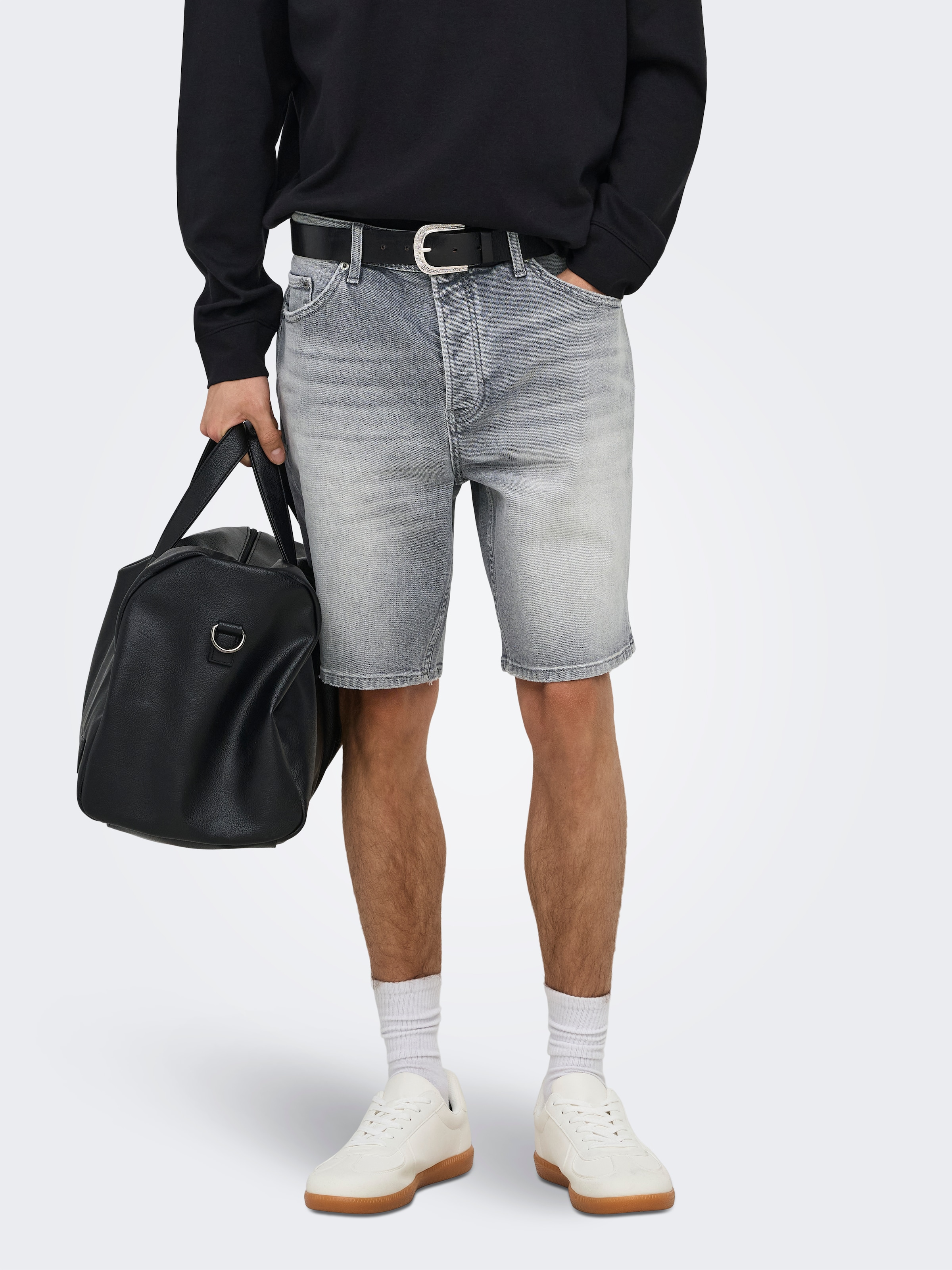 Image of ONLY & SONS Jeansshorts "ONSEDGE PERF MG 9375 DOT DNM SHORTS NOOS" Baumwollmischung, straight fit