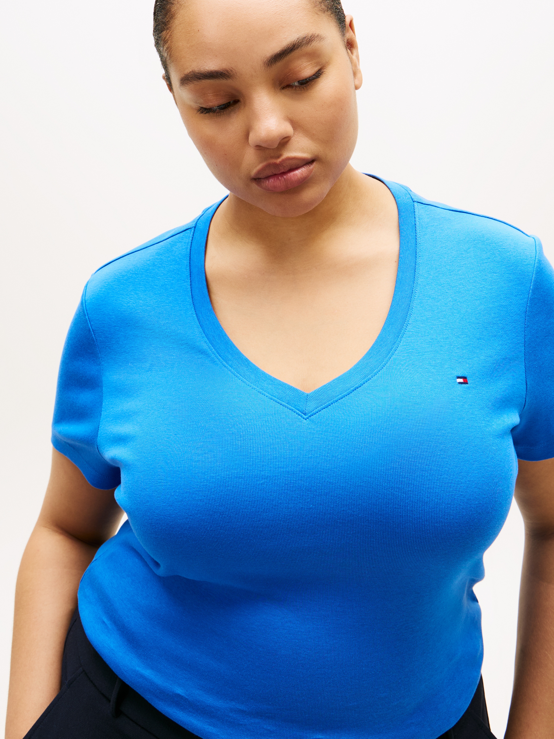 Tommy Hilfiger Curve V-Shirt »CRV SLIM CODY V-NK SS« in grossen Grössen, Baumwoll-Qualität