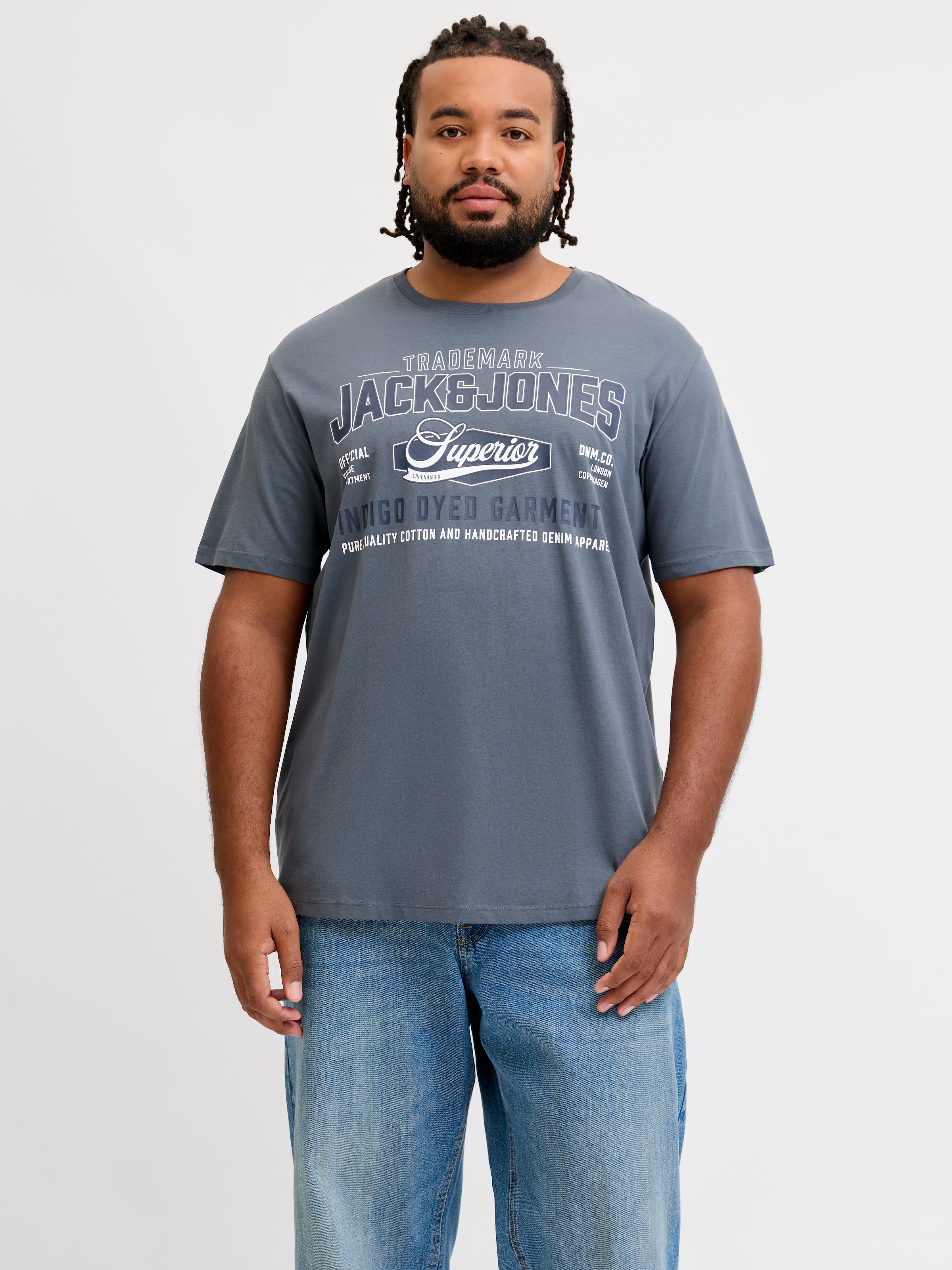 Jack & Jones PlusSize T-shirt »JJELOGO TEE SS O-NECK 2 COL AW26 SN PLS« en pur coton, avec une finition droite au bas, en grande taille