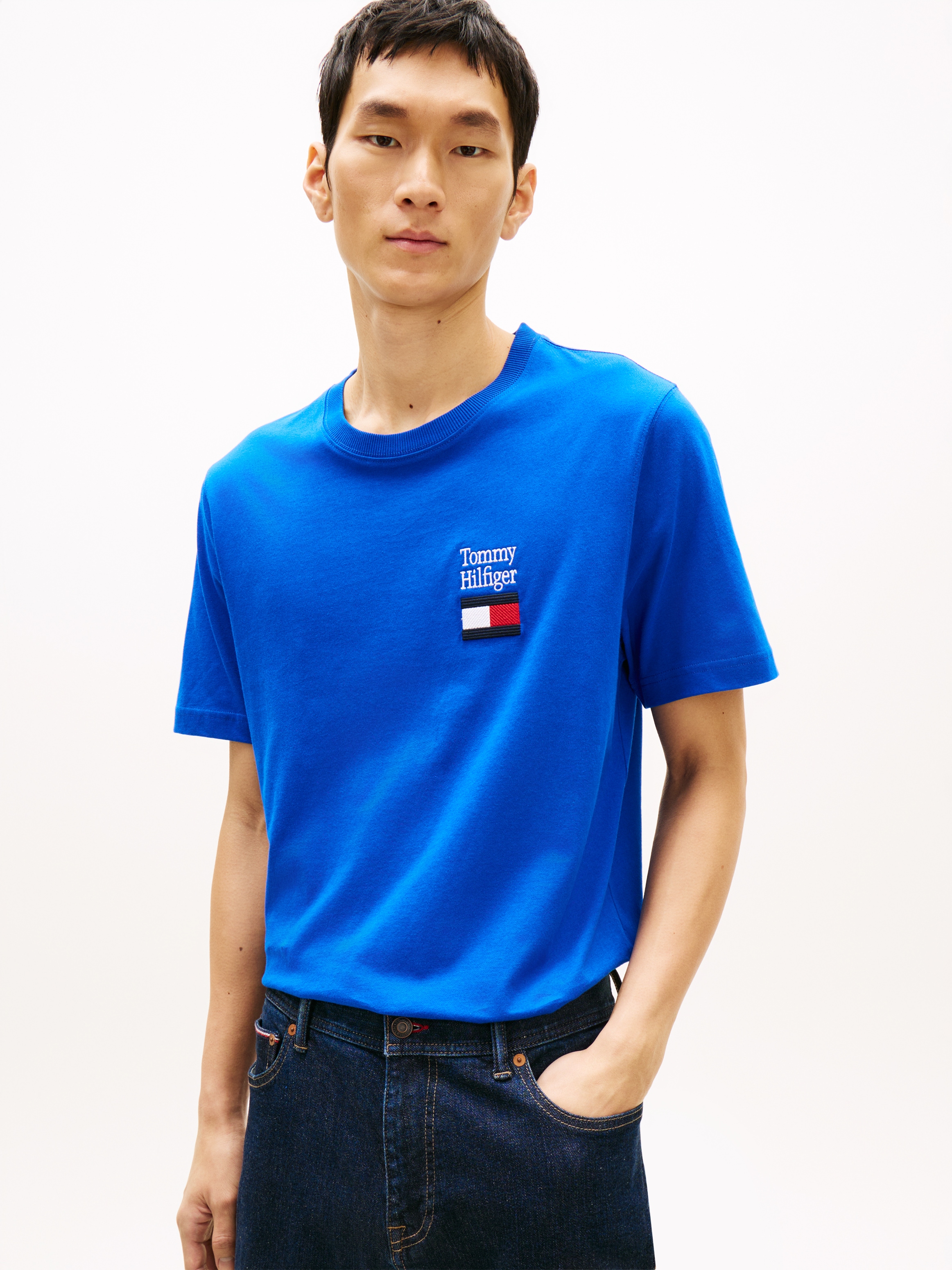 Tommy Hilfiger T-Shirt »BRAND LOVE TEXT STACK« Regular fit mit Rundhalsausschnitt