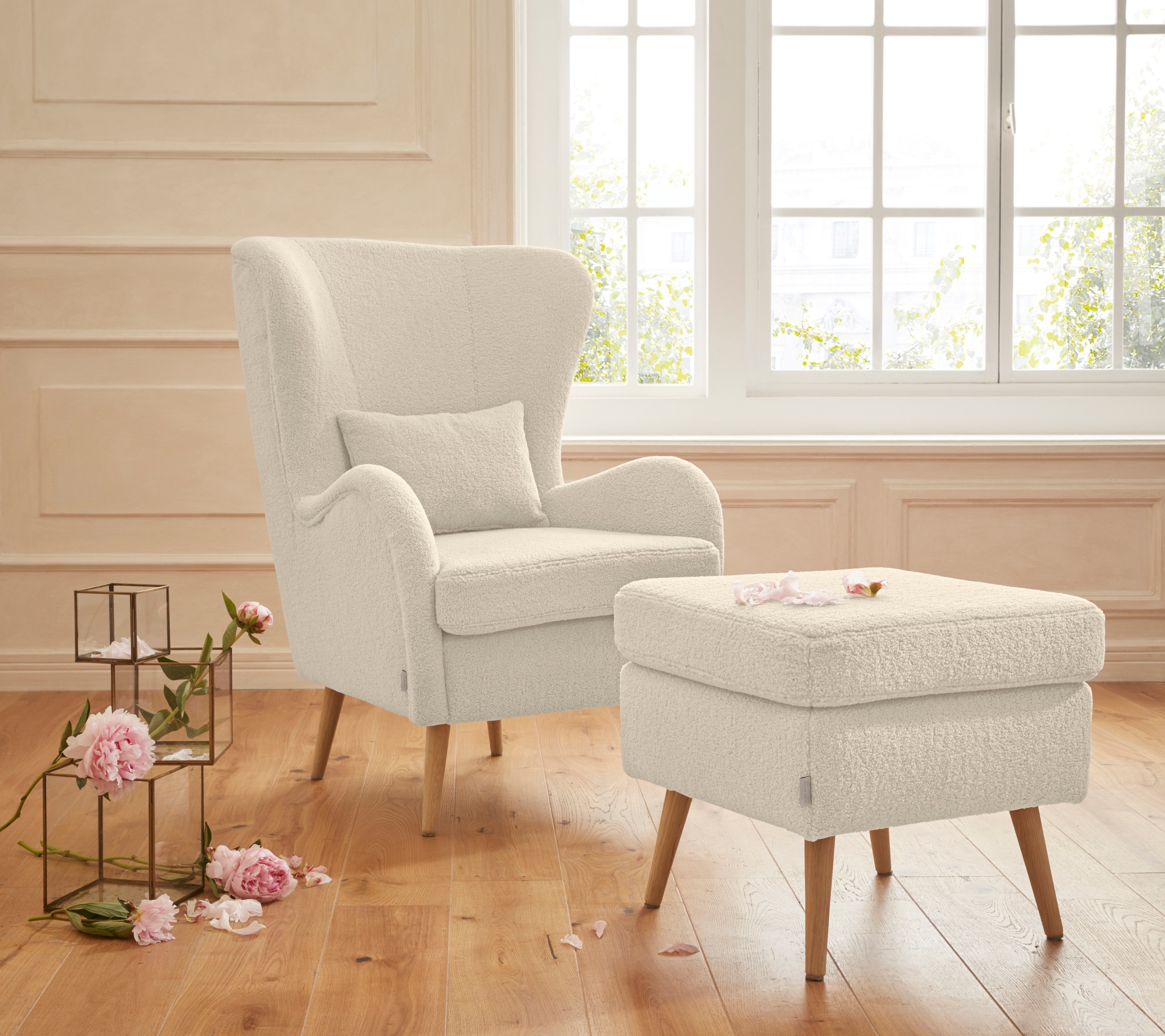 Image of Guido Maria Kretschmer Home&Living Sessel »Sallito«, incl. Hocker, die kleinere Version von "Salla", in 6 Bezugsqualitäten, Sessel B/T/H: 76/85/109 cm, Bezug auch in Luxus-Microfaser in Teddyfelloptik bei Ackermann Versand Schweiz