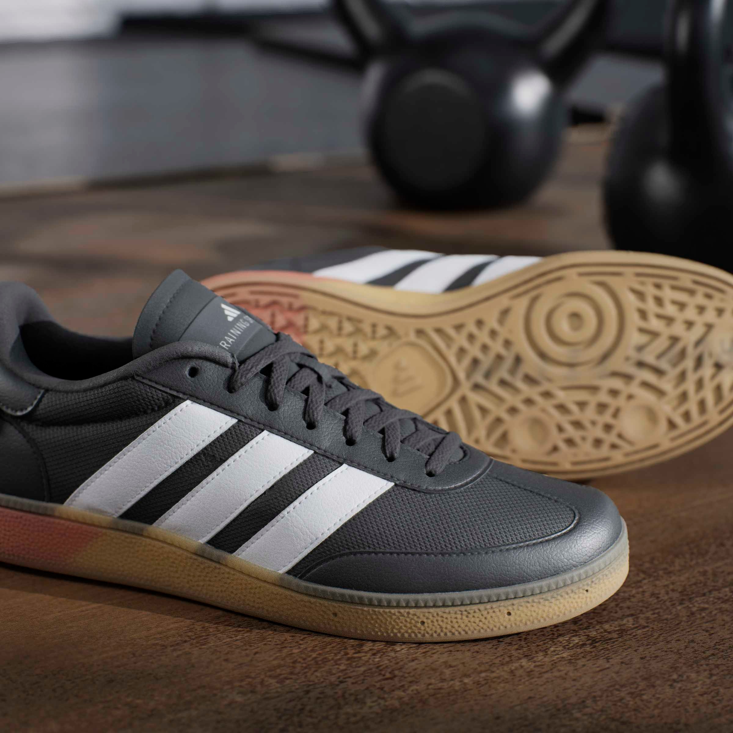 adidas Performance Chaussure d'entraînement »SPEZIAL«  particulièrement adapté pour la salle de sport et le fitness
