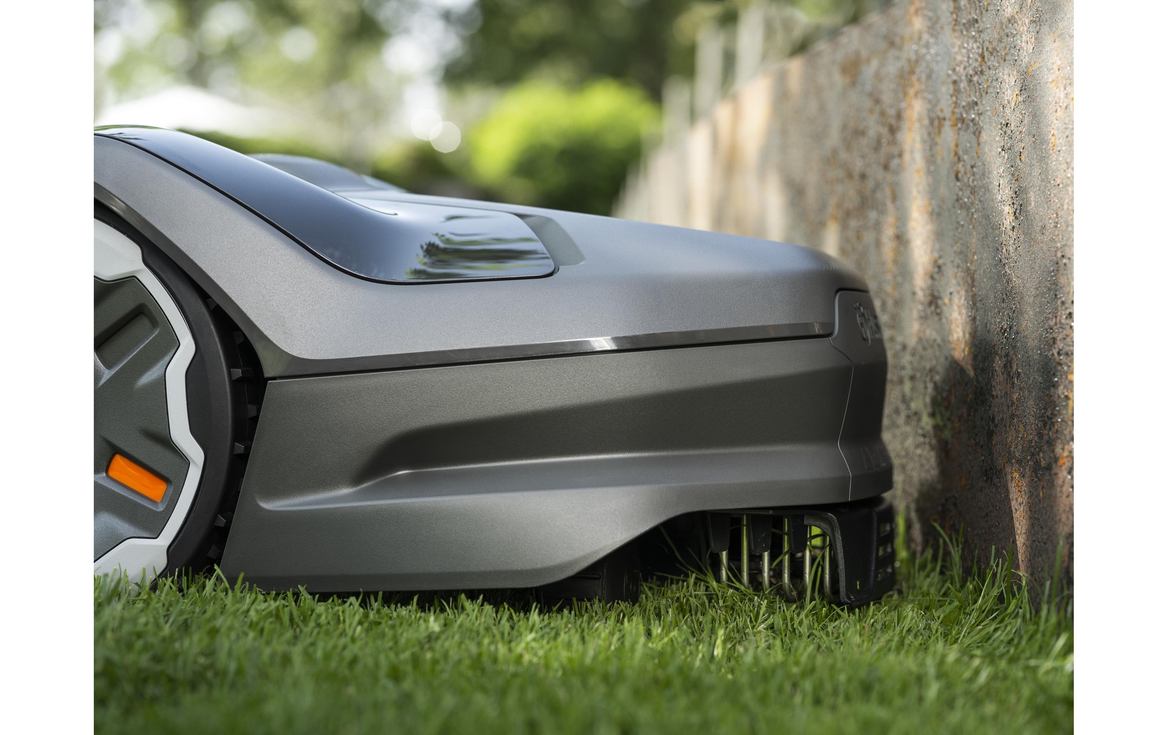 Husqvarna Rasenmähroboter »305E NERA ohne Referenzstation 900 m²«  mit PIN-Code