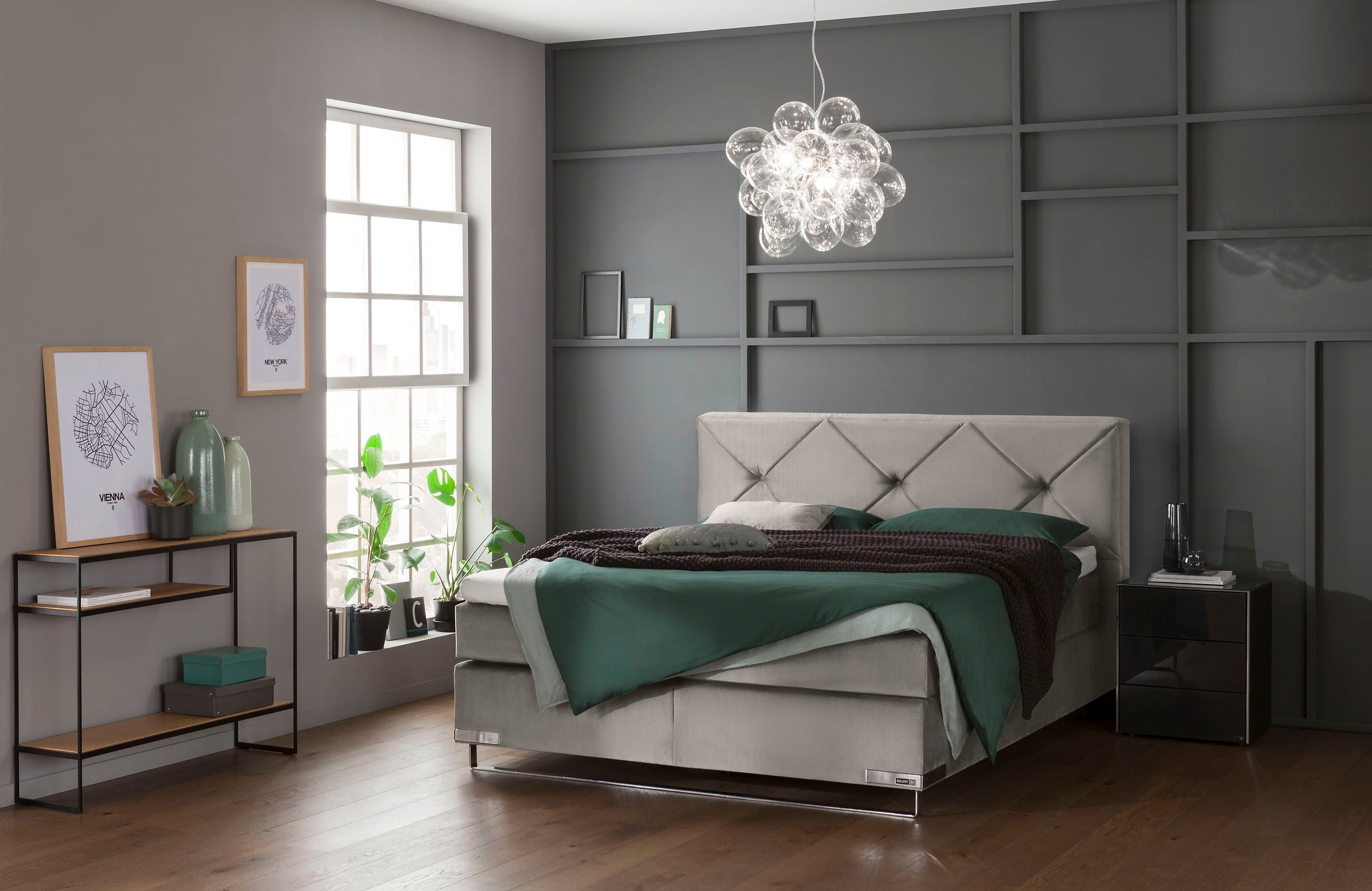 GALLERY M branded by Musterring Lit boxspring »Dubai« Kufe in Chrom, 3 Härtegrade, Kopfteil mit Knopfheftung