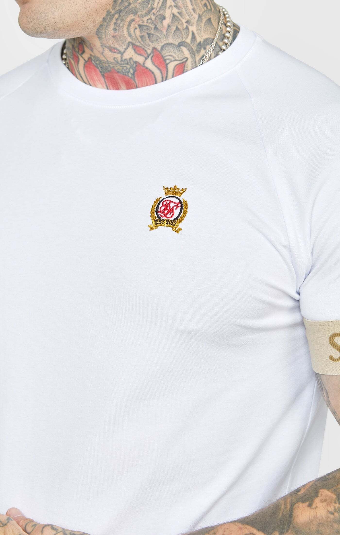 Siksilk T-Shirt »Siksilk T-Shirts White Crest Elasticated Cuff T-Shirt«