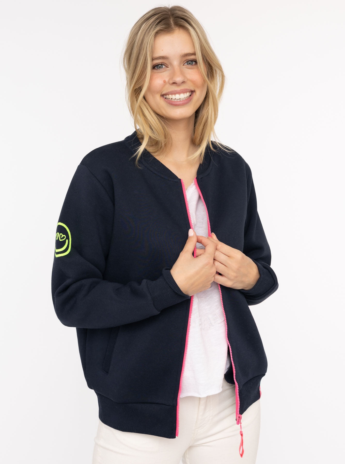 Image of Zwillingsherz Sweatjacke ""Smile Regenbogen"" mit Reissverschluss, Rippbündchen, Eingriffstaschen, grosser Stickerei