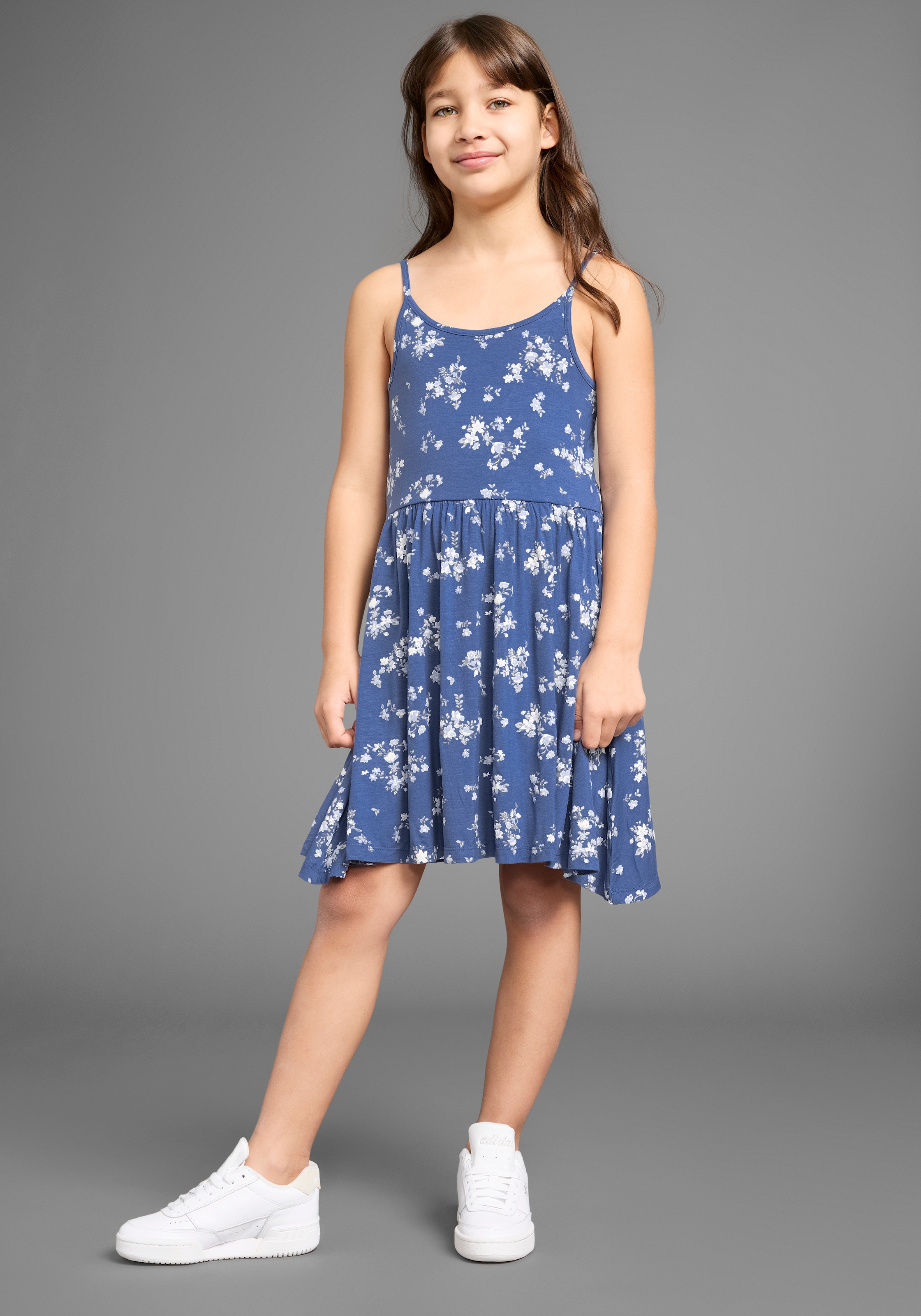 KIDSWORLD Jerseykleid »Trägerkleid, sommerlich mit verstellbaren Trägern«, aus Viskose mit schönem Blumendruck