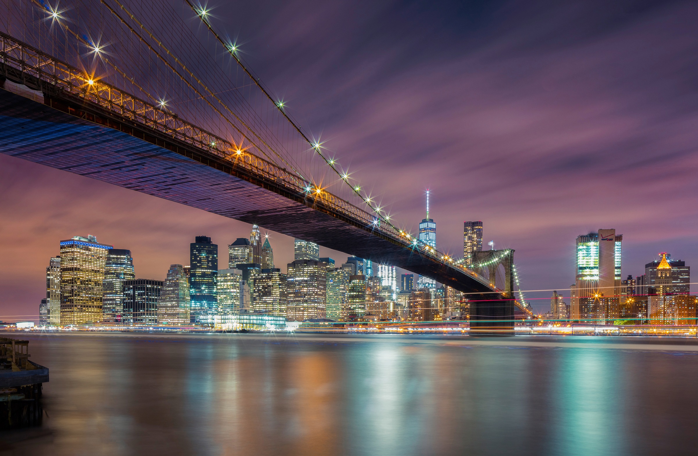 Image of Papermoon Fototapete »Photo-Art MICHAEL ZHENG, BROOKLYN BRIDGE NACHTS«, Vliestapete, hochwertiger Digitaldruck, inklusive Kleister bei Ackermann Versand Schweiz