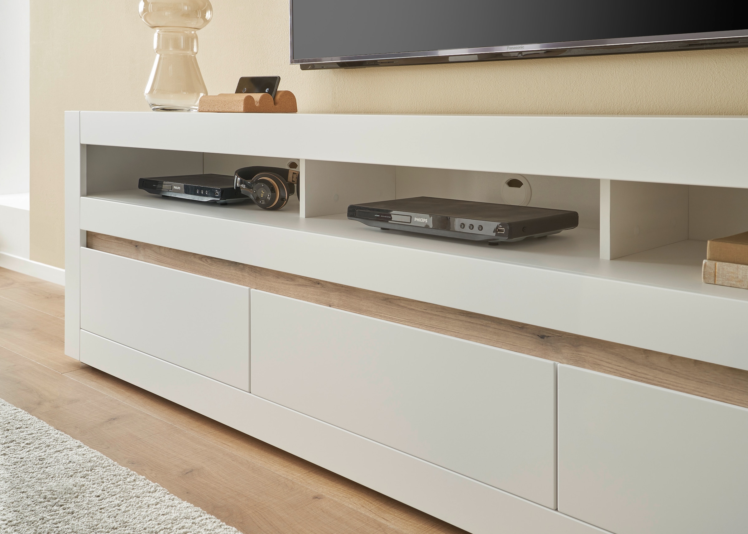 INOSIGN Lowboard »Chester, moderner TV-Unterschrank, Kommode mit Stauraum, Weiss Matt«, (1 St.), austauschbare Blende in Griffleiste, zeitloses Design, 217 cm breit