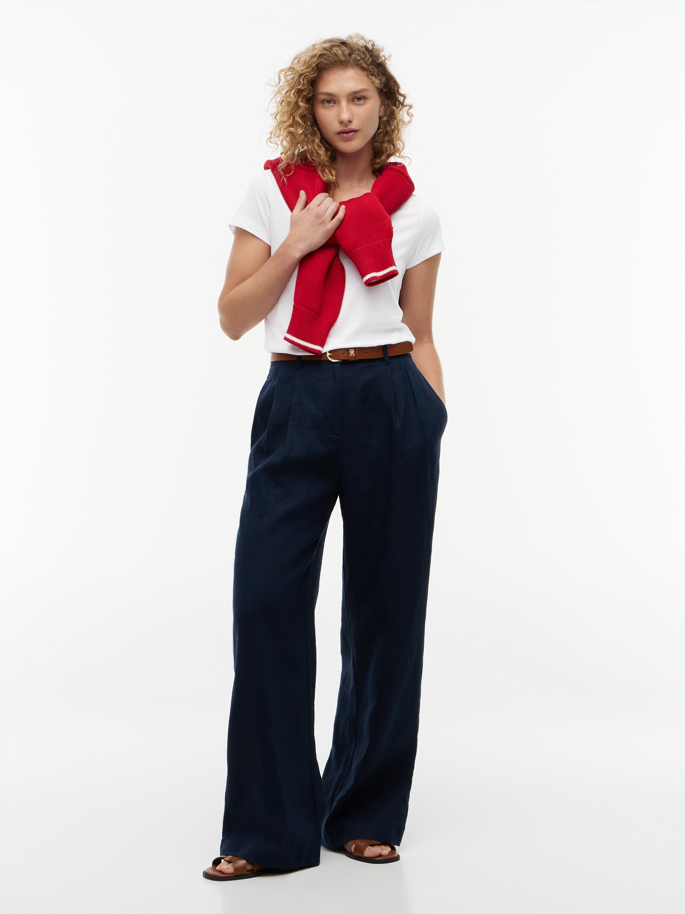 Tommy Hilfiger T-shirt »HERITAGE V-NK TEE« avec le drapeau logo Tommy Hilfiger sur la poitrine