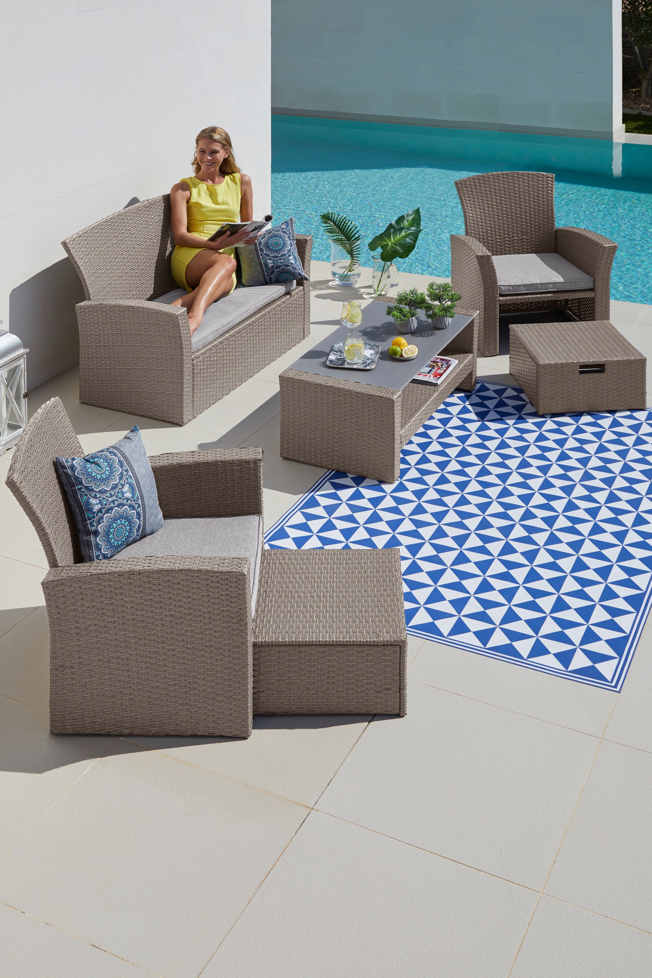 Loungeset »Salerno«, 9-tlg., 2er-Sofa, 2 Sessel, 2 Fusshocker, Tisch, Polyrattan