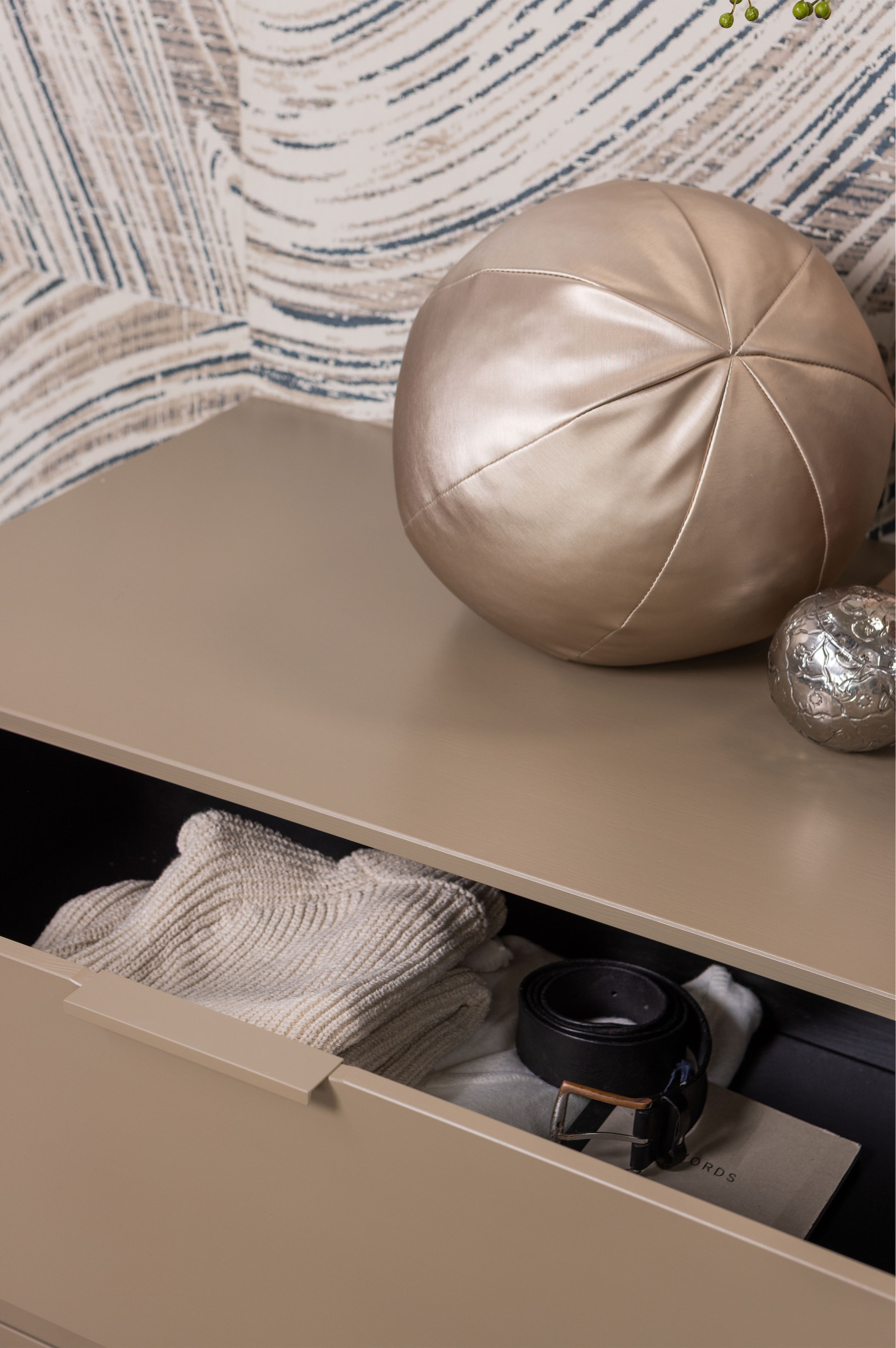 WOOOD Sideboard »Gunnar FSC®-Mix Massivkiefer mit Dämpfung Funktion, 94 x 52 x 93 cm« Abgerundete Ecken, Tragkraft 15 kg pro Schublade, einfach zu montieren