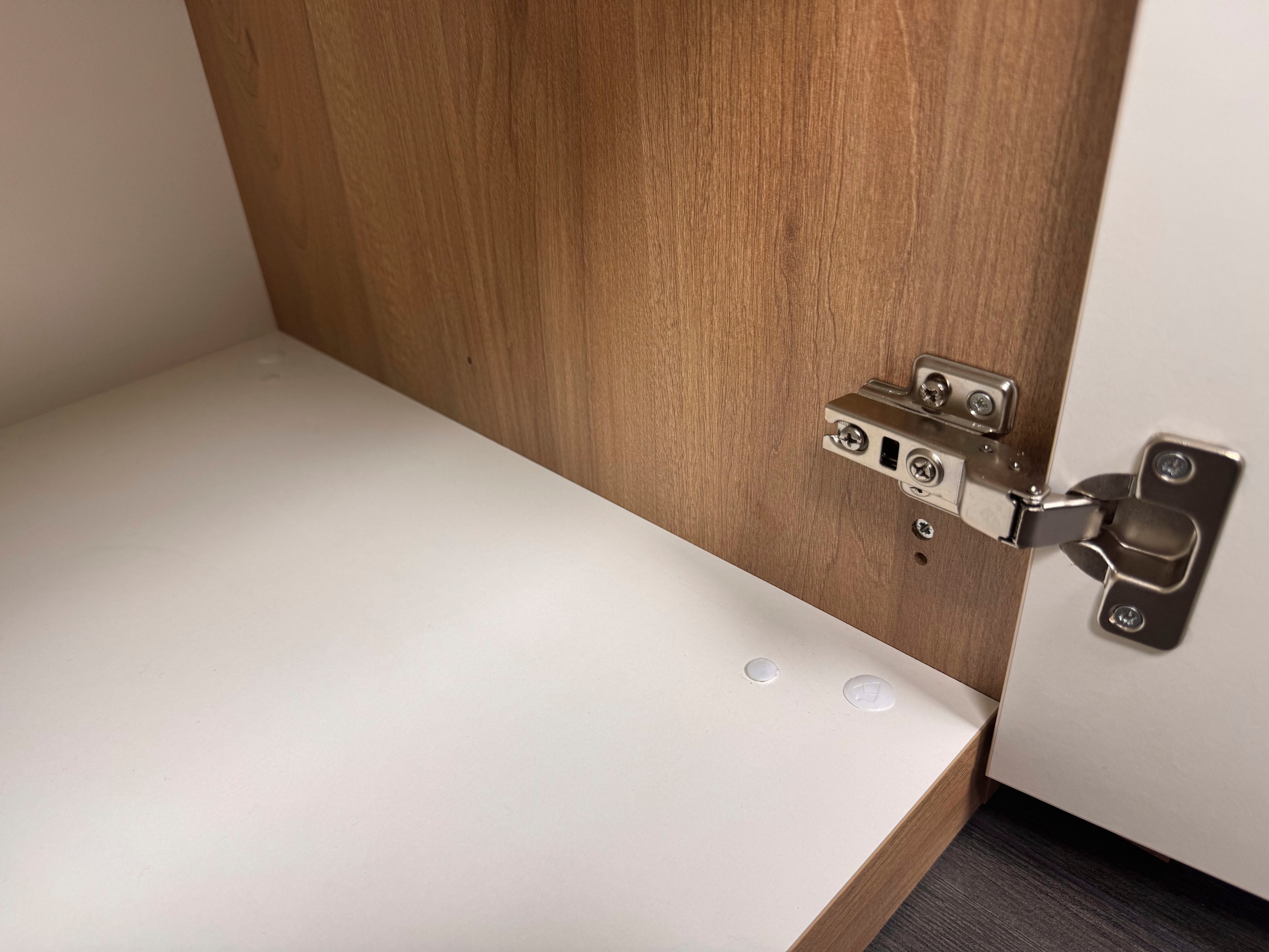 GOODproduct Armoires à vêtements »Gala, beige hochglänzend UV lackiert, kratzfest, FSC-zertifiziert« tiroirs arrondis en MDF décor bois, fermeture douce,  armoire haute (224cm), disponible en 4 largeurs, Made in Europe