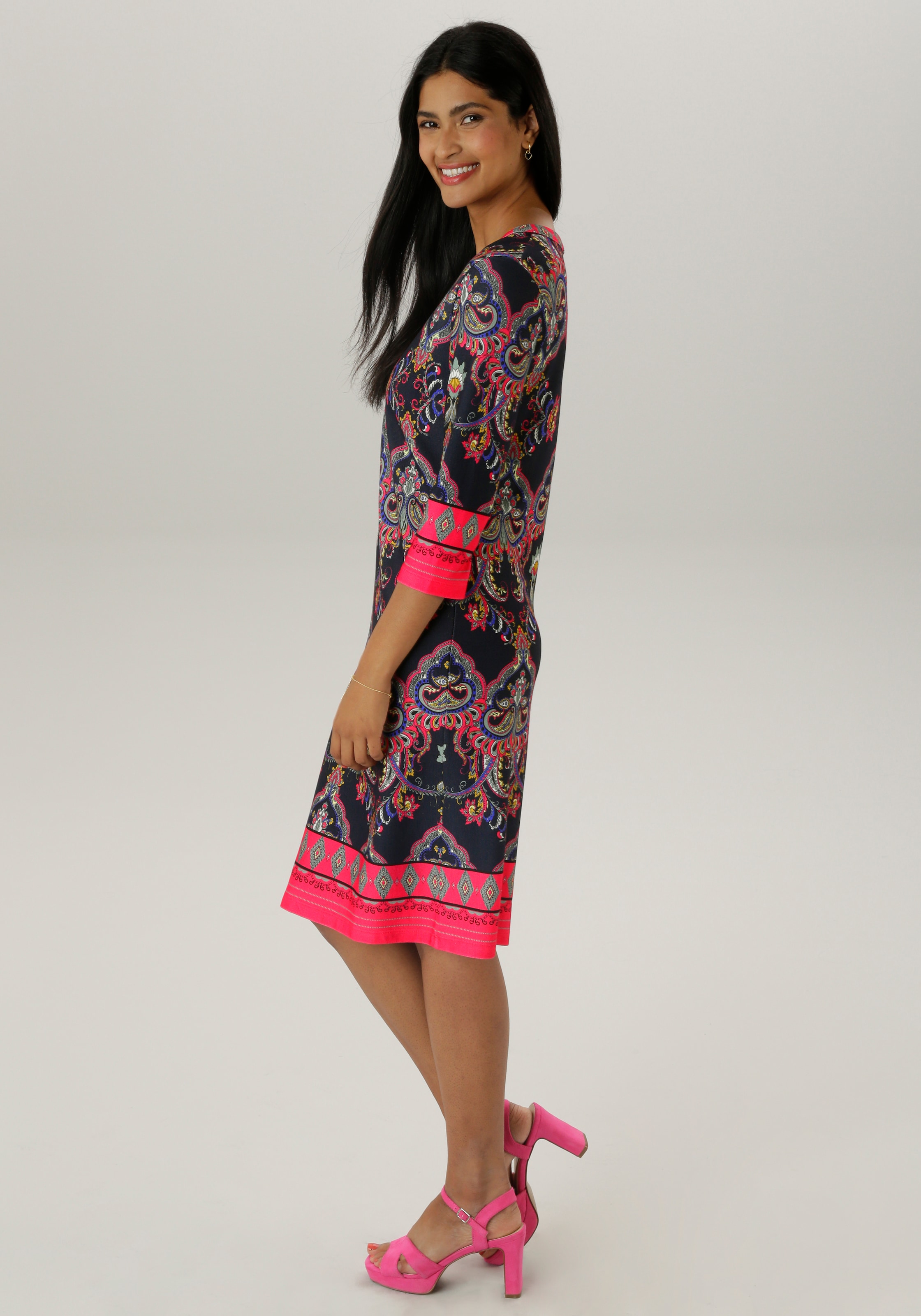 Aniston SELECTED Jerseykleid, mit Ornamenten- und Rankendruck Allover