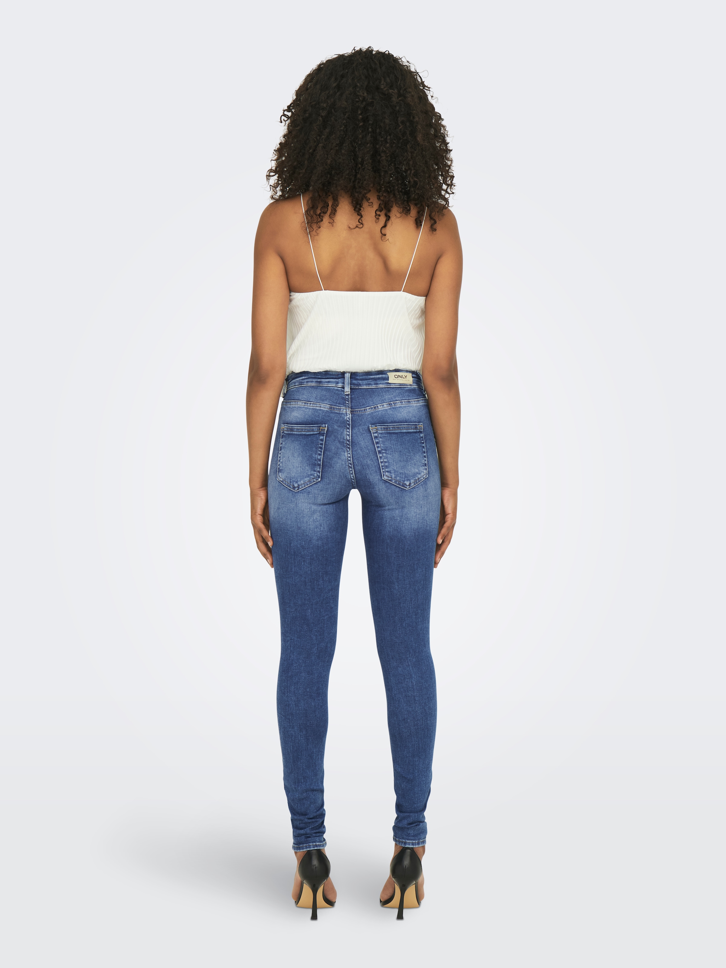 ONLY Skinny-fit-Jeans »ONLBLUSH – Skinny Fit Jeans mit extra engem Schnitt« Abriebeffekte, modisch, skinny fit, Eingrifftaschen, unifarben