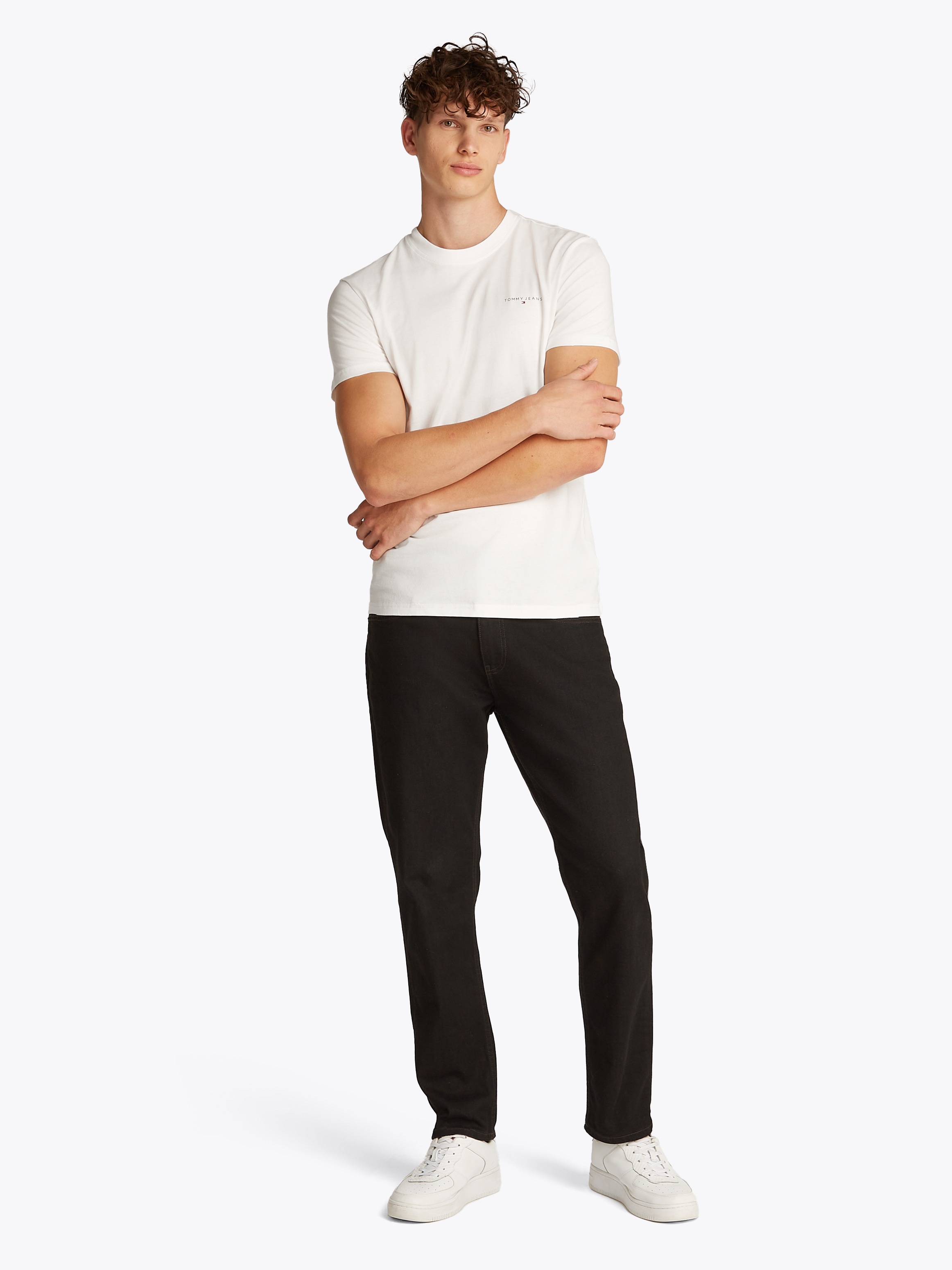 Tommy Jeans T-Shirt »TJM SLIM LINEAR CHEST SS TEE EXT«, mit Logodruck
