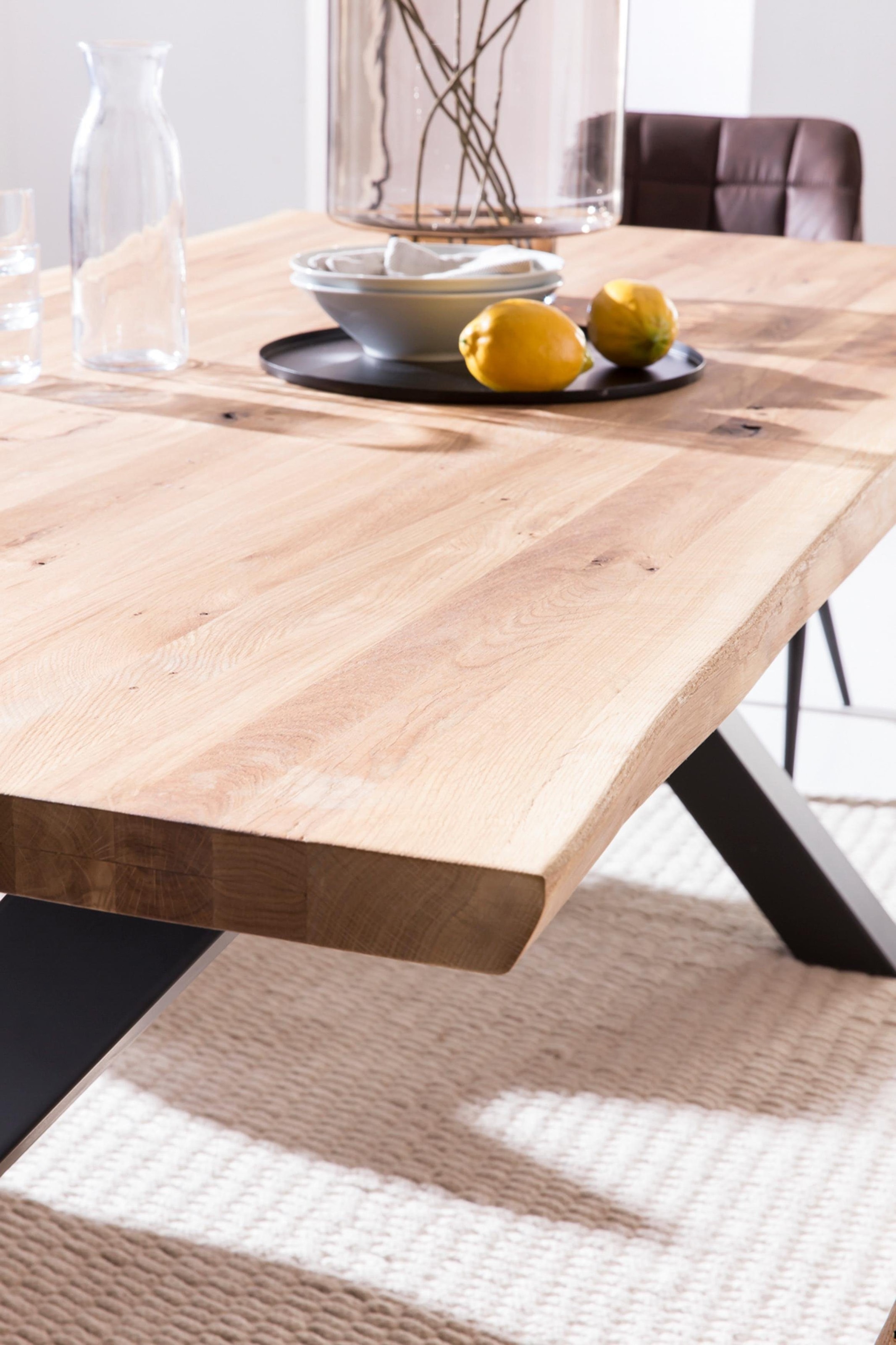 Home affaire Esstisch »Tristan« massive Balkeneiche geölt mit Baumkante