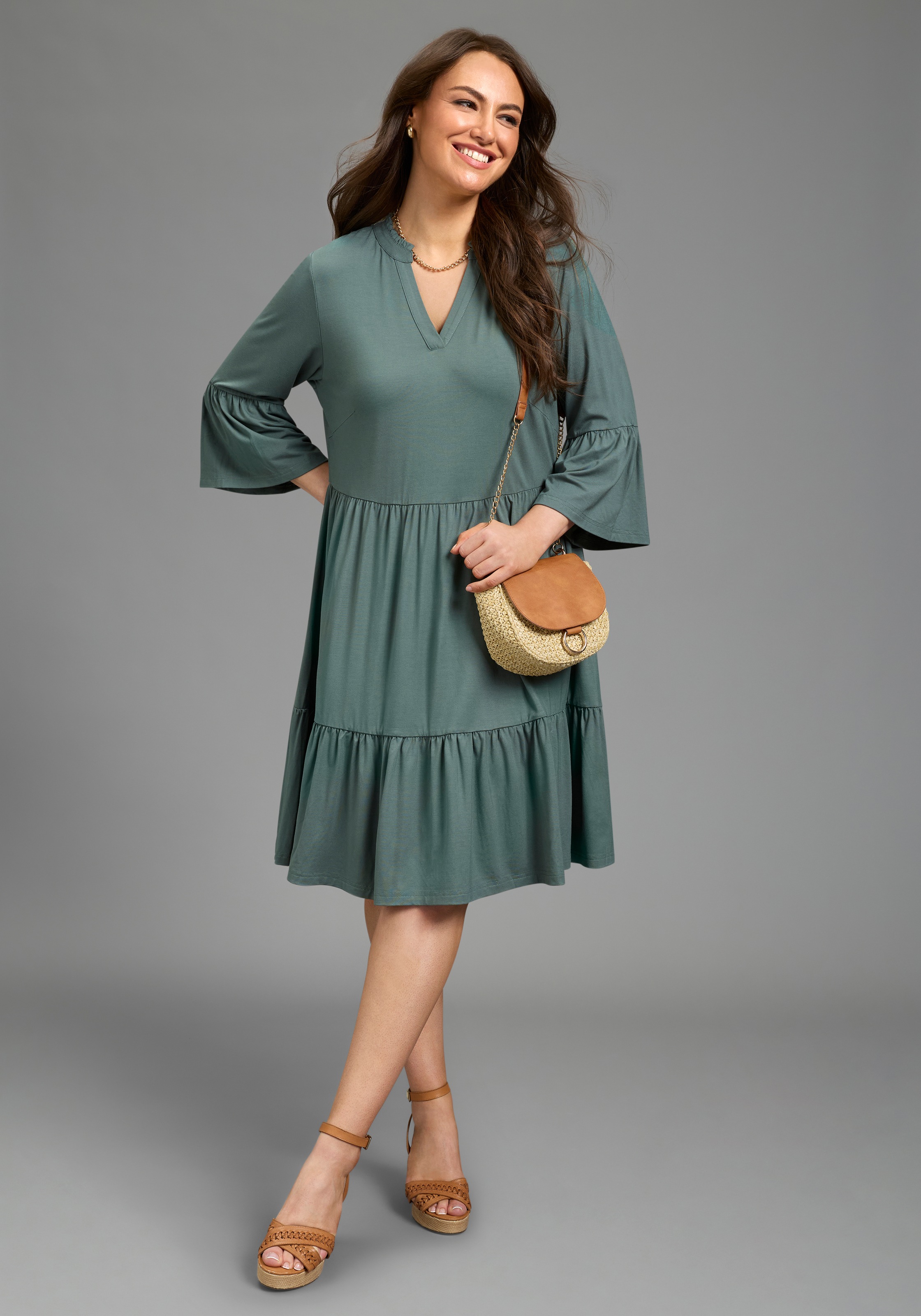 Image of Laura Scott CURVE Jerseykleid "Grosse Grössen" mit Stufenrock, aus elastischer Jersey-Qualität, 3/4-Ärmel mit Volants