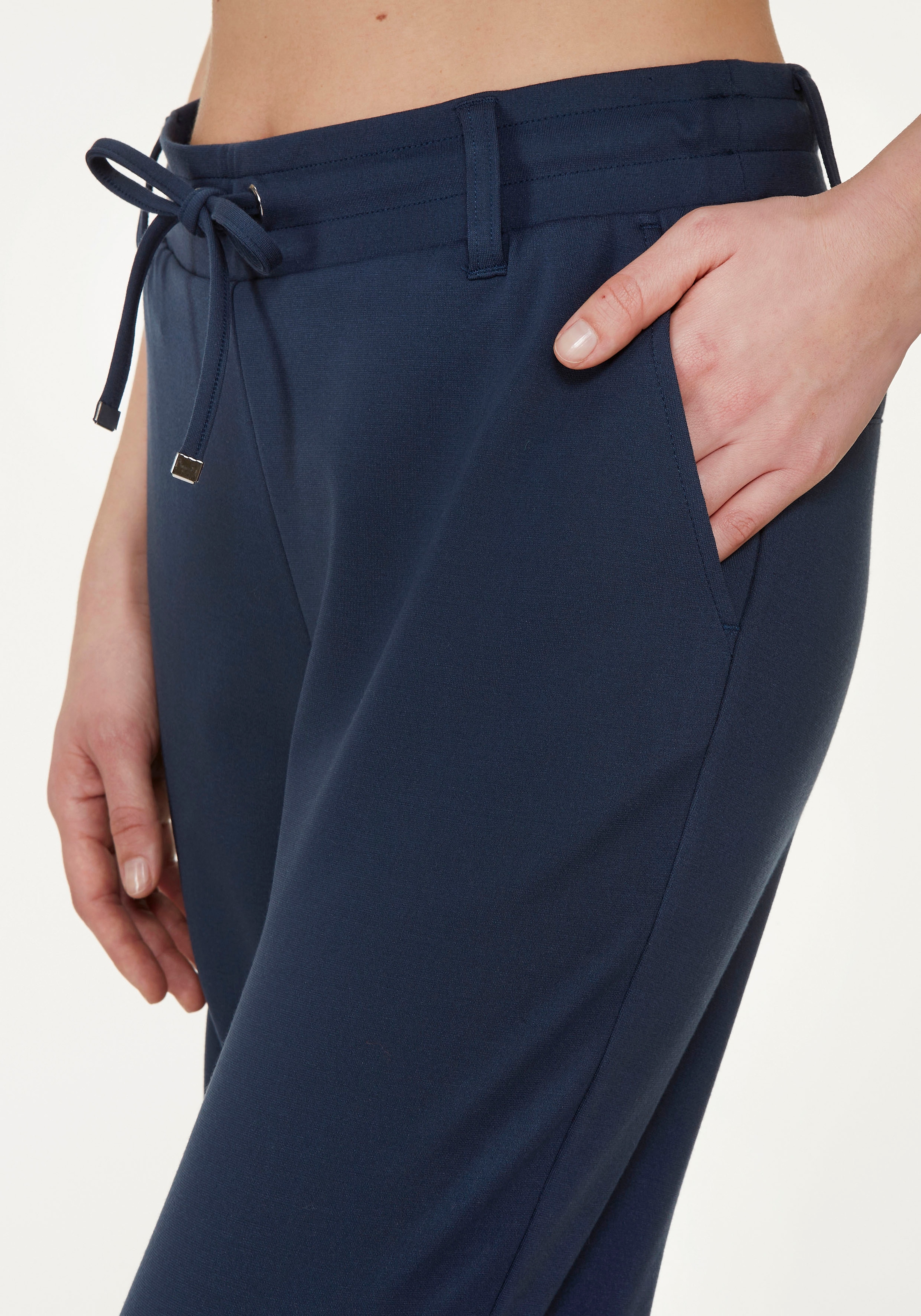 LASCANA Homewearhose, in weich fliessendem Material, Loungewear