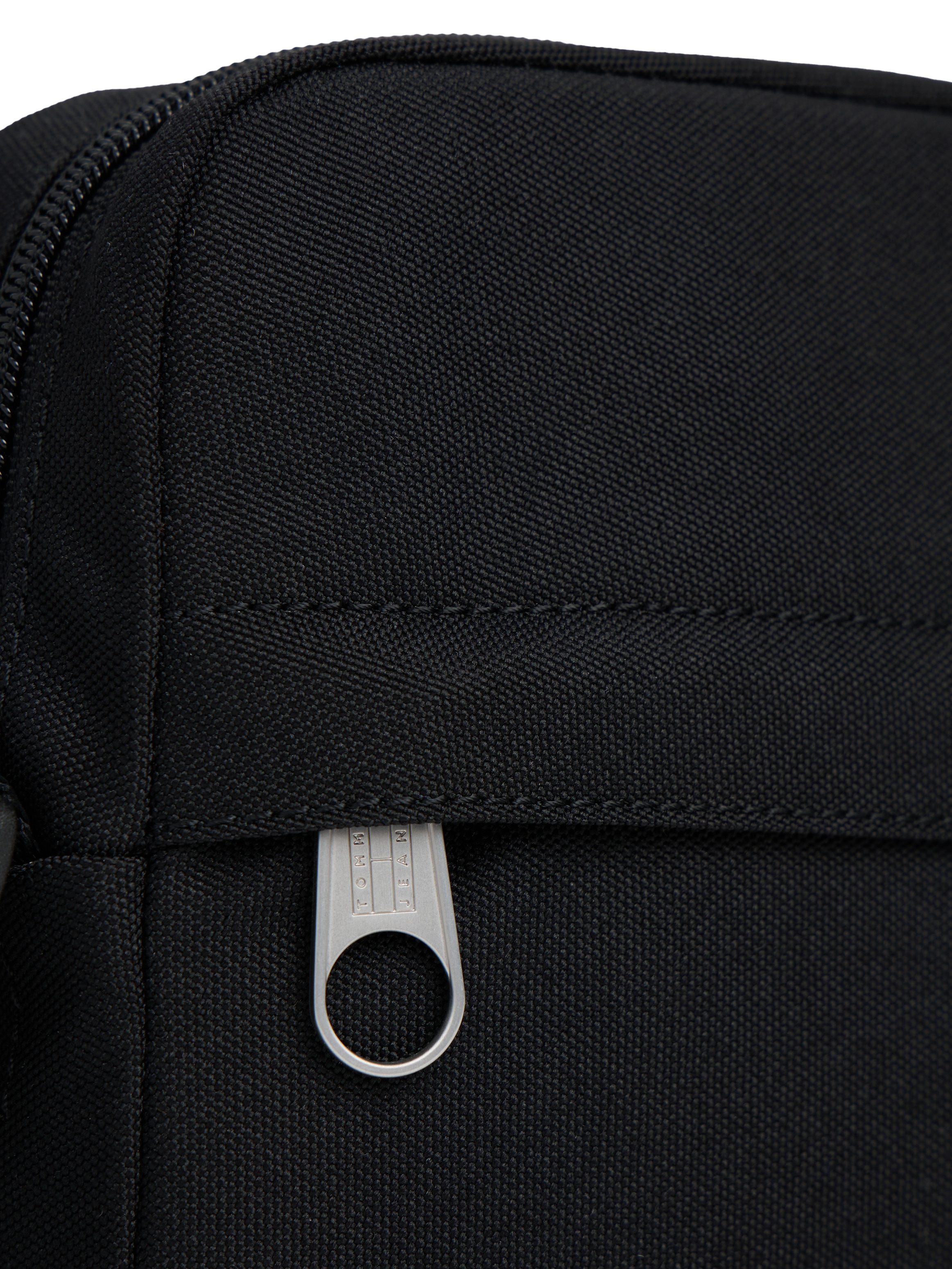 Tommy Jeans Sac à bandoulière »TJM ESS DAILY REPORTER« Sac bandoulière homme, sac de loisirs avec écusson drapeau Tommy Jeans