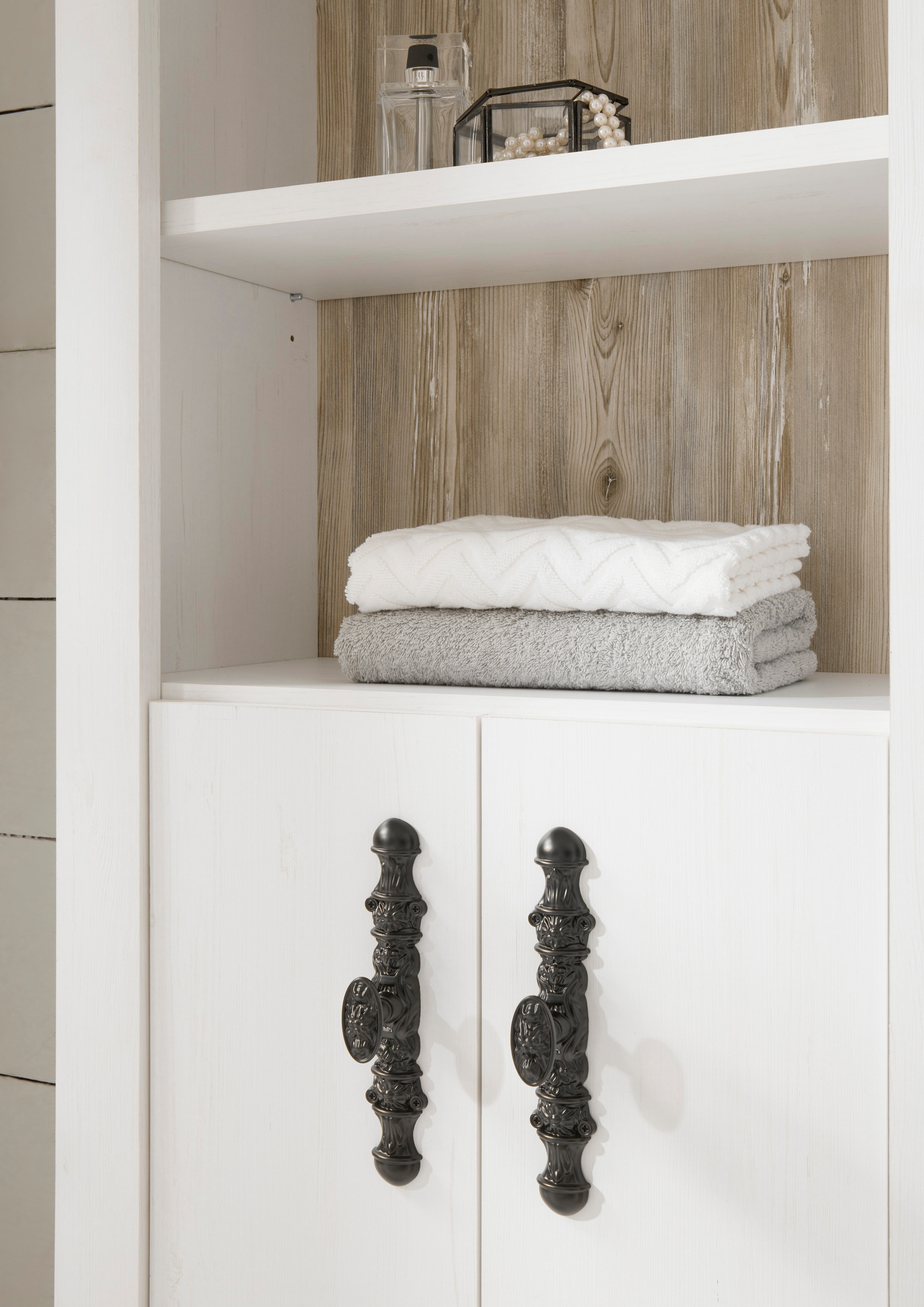 Home affaire Badmöbel-Set »Florenz, Bad im Landhausstil, 4-teiliges Badezimmer«, (4 St.), Waschtisch, Schränke und Spiegel mit Ablage, in Pinie Weiss, Stauraum