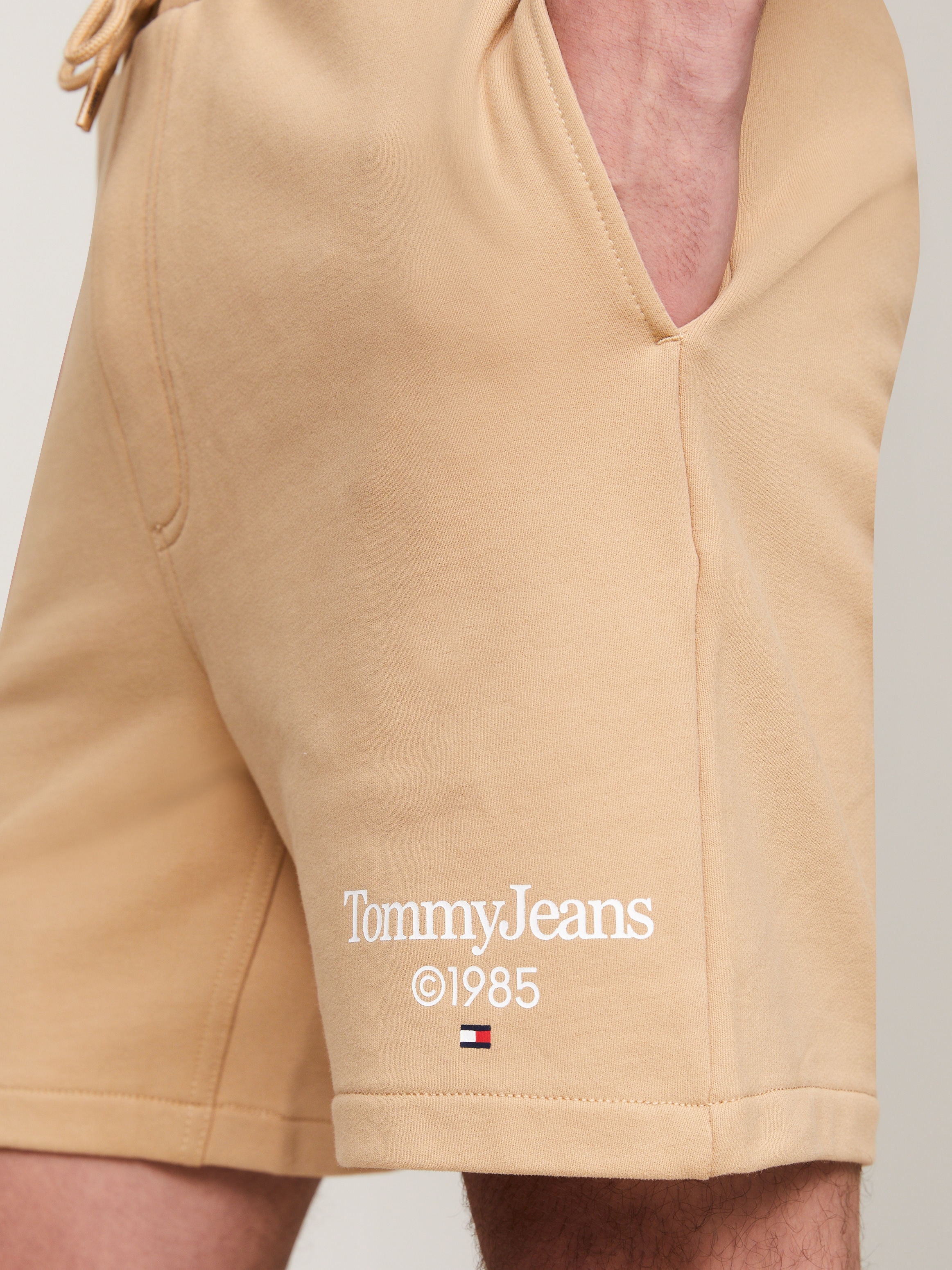 Tommy Jeans Sweatshorts »TJM ENTRY GRAPHIC SHORT EXT«