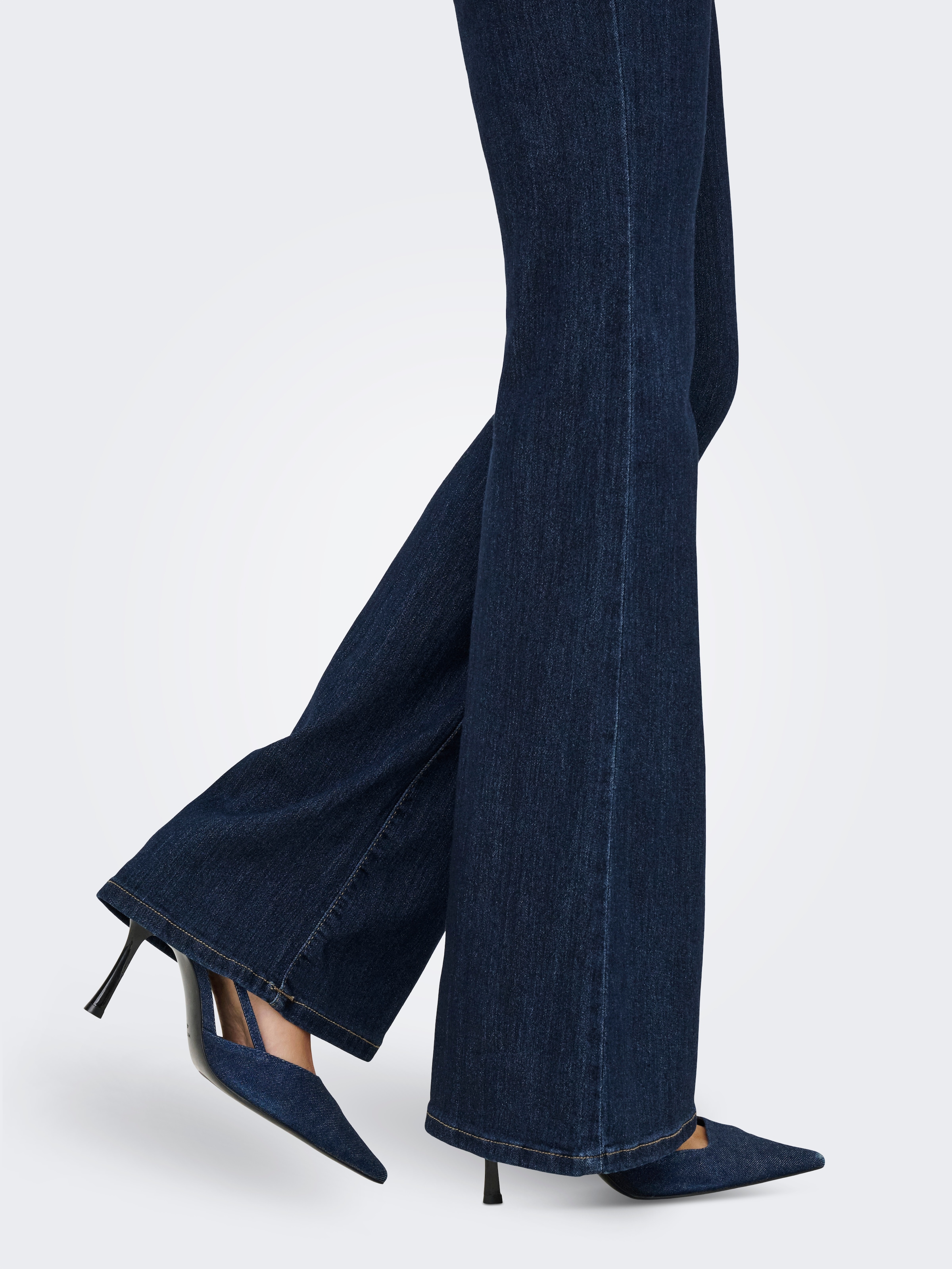 ONLY Jeans bootcut »ONLHELLA LOW RETRO FLARED DNM« Mélange viscose, coupe bootcut,
