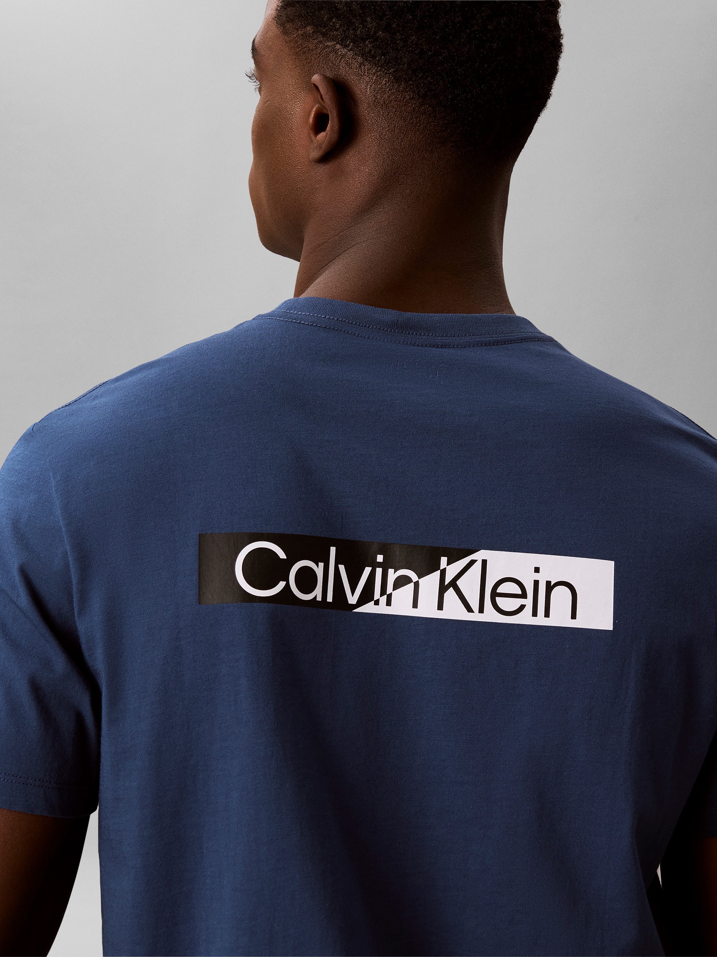 Calvin Klein T-shirt reine Baumwolle, Regular Fit, Brust- und Rückendruck