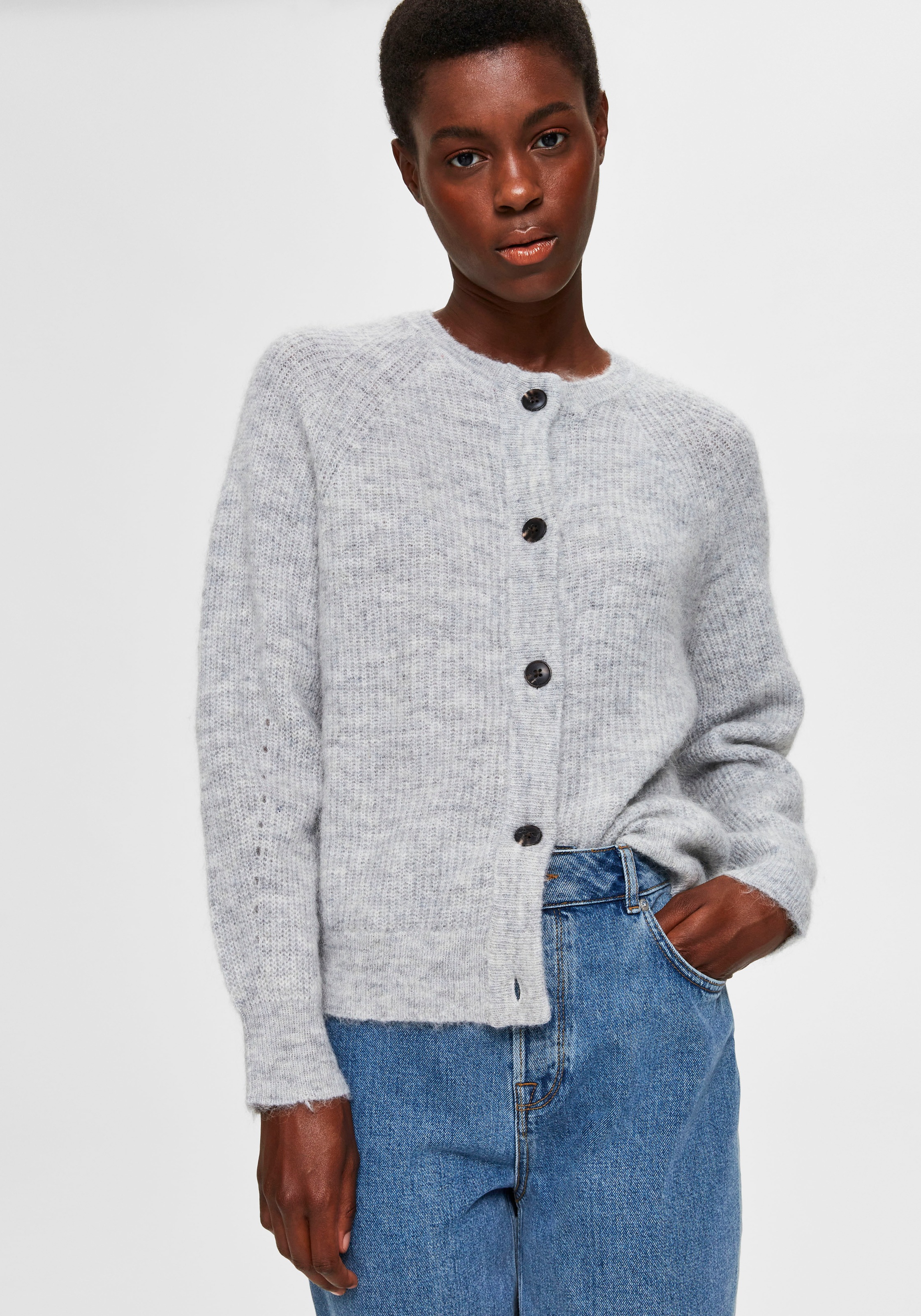 Image of SELECTED FEMME Strickjacke »SLFLULU«, aus kuscheligem Wollmix bei Ackermann Versand Schweiz