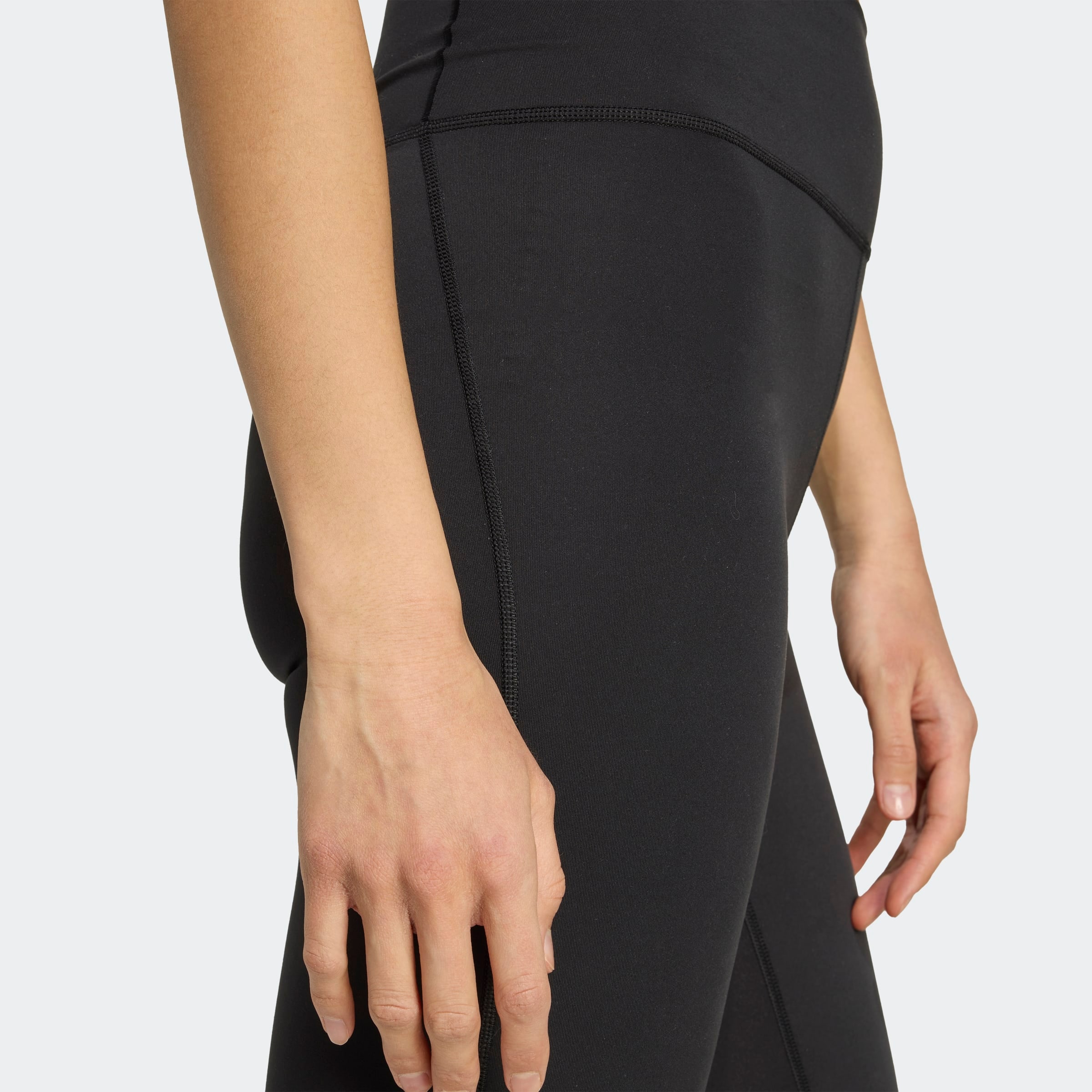 adidas Performance Caleçon d'entraînement »ALL ME ESSENTIALS FLARE LEGGINGS«  mit ausgestelltem Bein, aus weichem und dehnbarem Strickmaterial