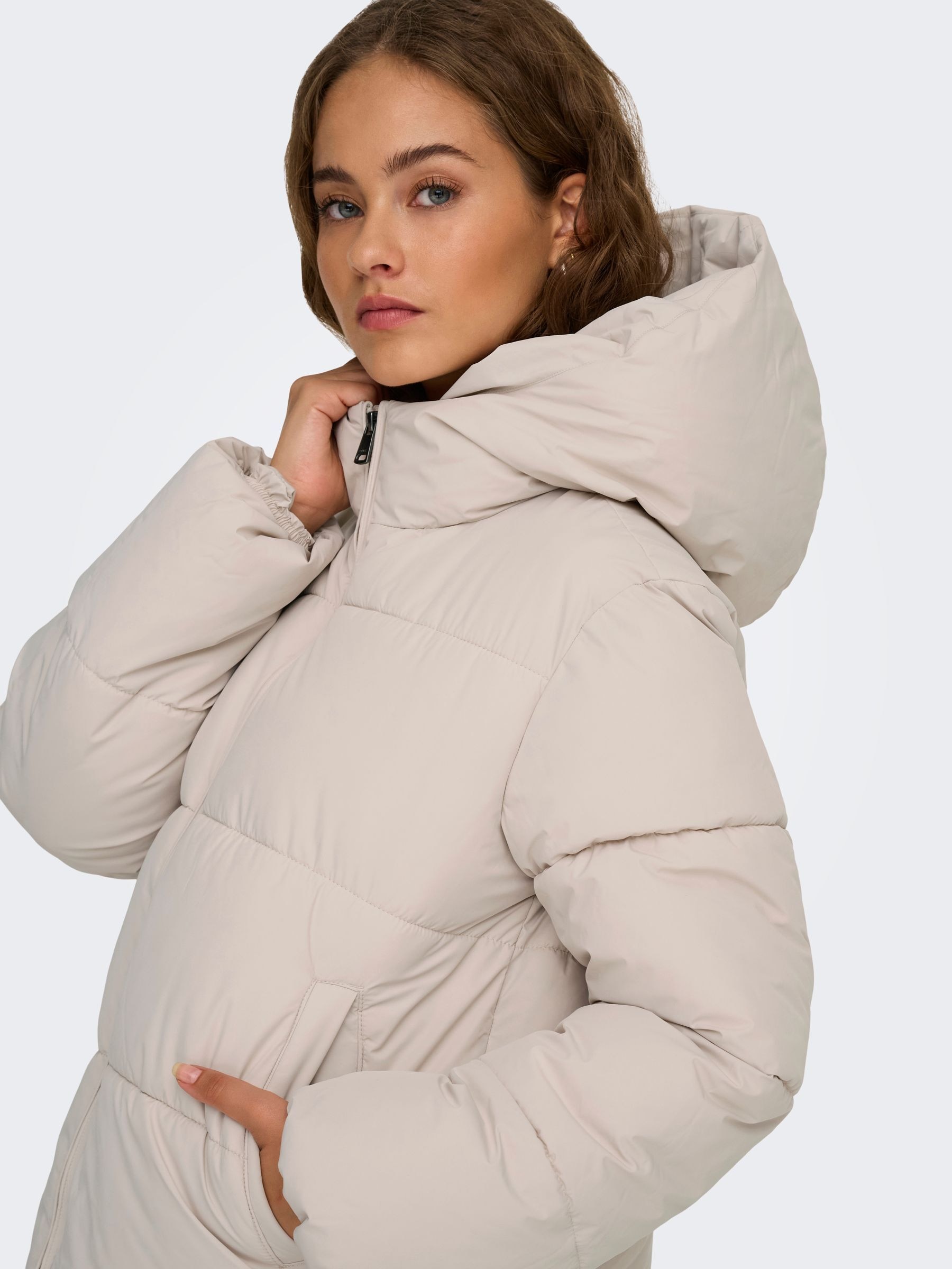 ONLY Steppjacke »ONLJUTA SHORT PUFFER OTW NOOS« mit Kapuze Kunstfaser