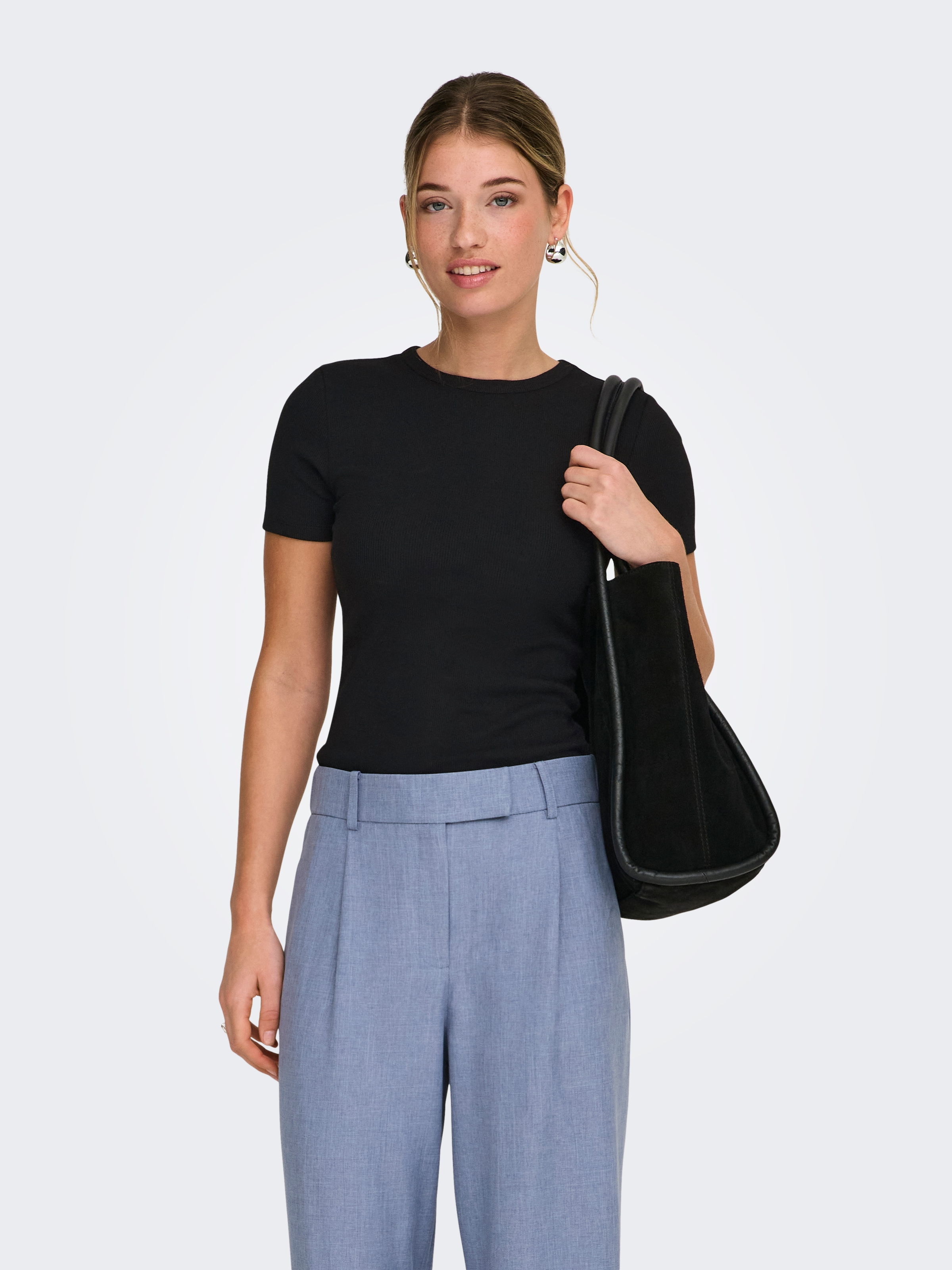 Image of ONLY Kurzarmshirt "ONLJUNE S/S TEE JRS NOOS" Materialmix mit Stretch, figurbetonte Form