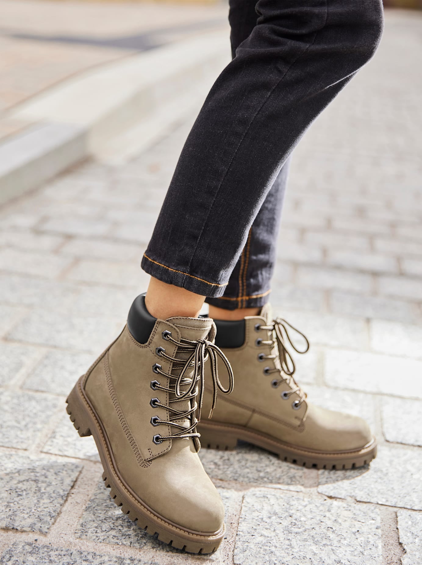 heine Schnürstiefelette