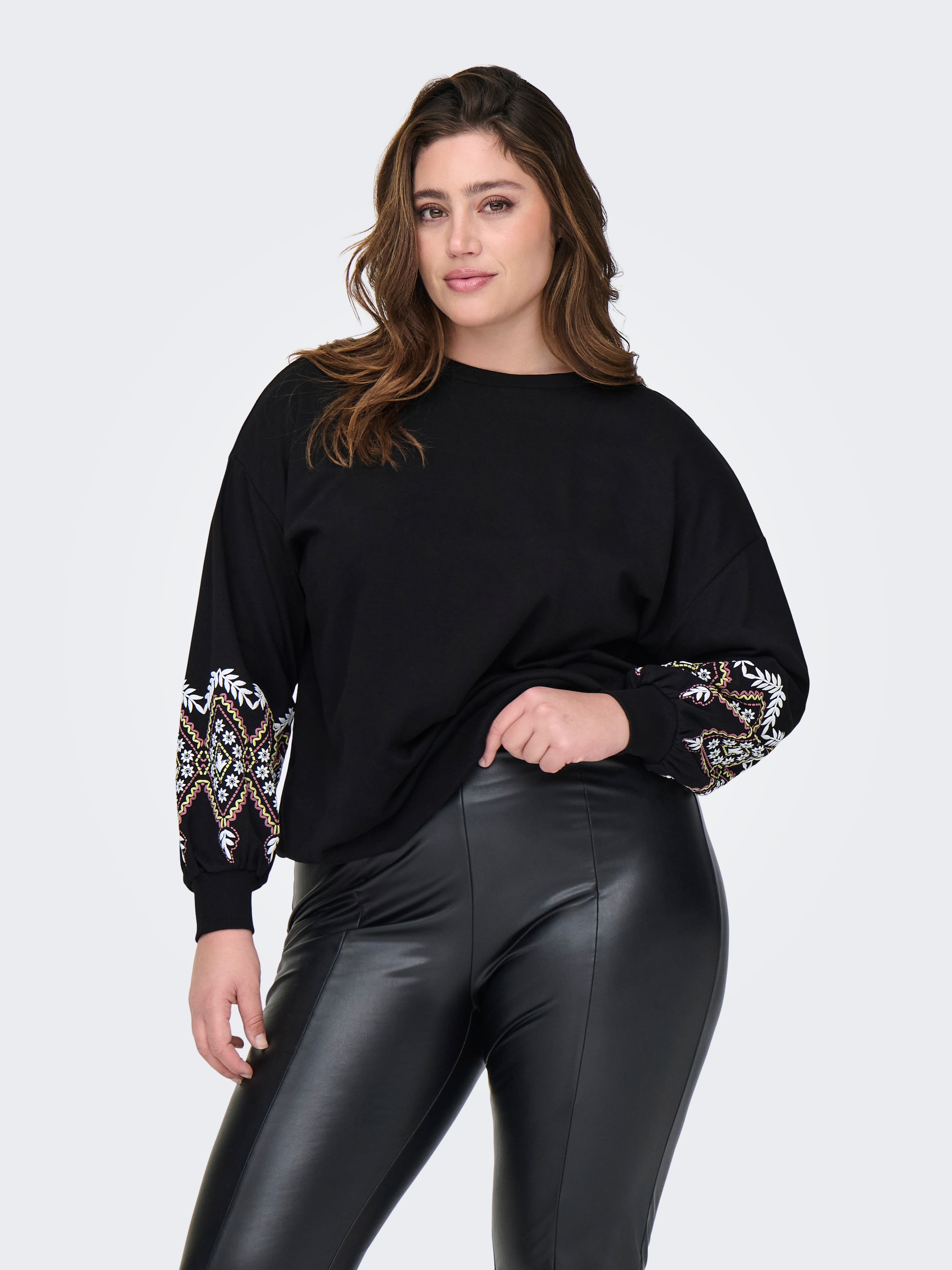 Image of ONLY CARMAKOMA Sweatshirt "CARBROOKE L/S O-NECK PRINT SWT JRS NOOS", Baumwollmischung, regular fit