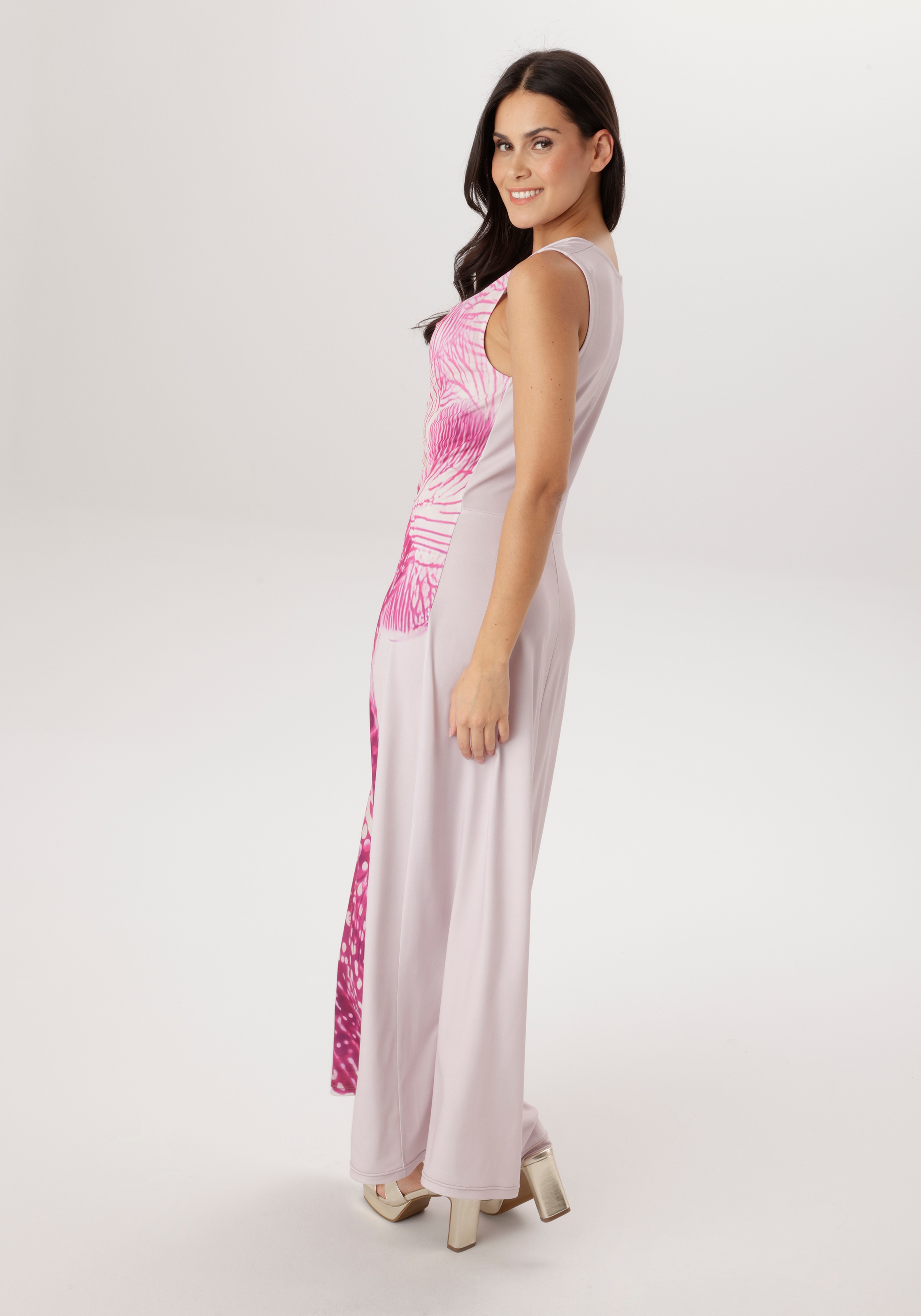 Aniston SELECTED Maxikleid vorne mit diagonal verlaufenden Blütenprint