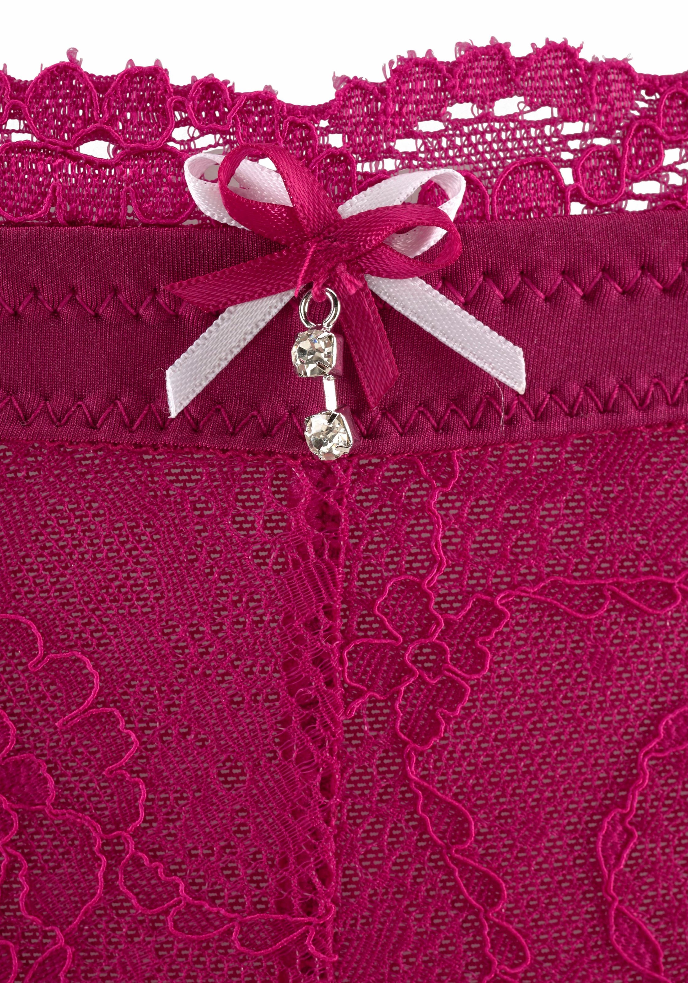 LASCANA String »Premium Dessous« en dentelle délicate avec petit nœud décoratif et accessoire