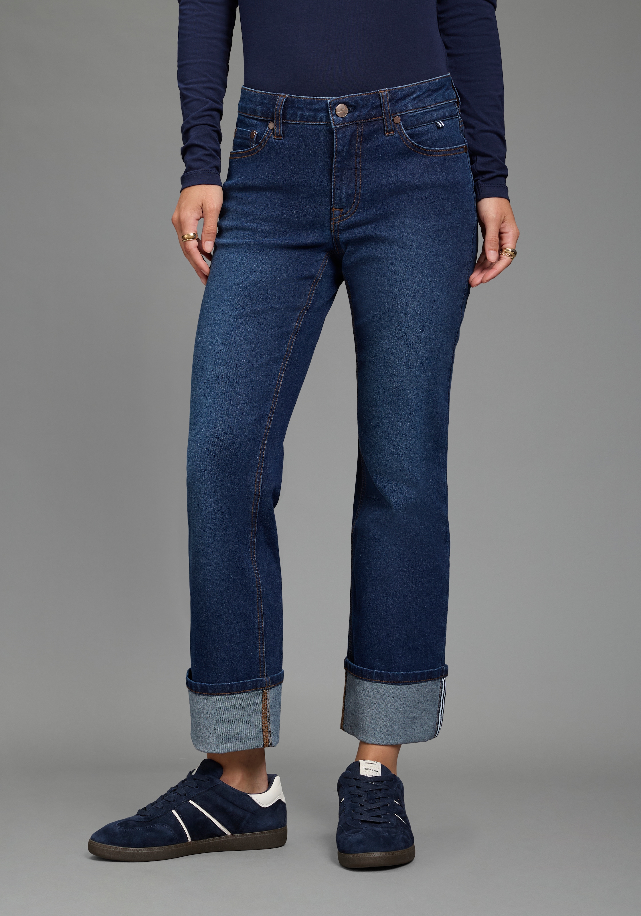 Arizona Straight-Jeans »mit Turn-Up« gerader Straight-Fit, langer Schnitt, mit Knopf- und Reissverschluss