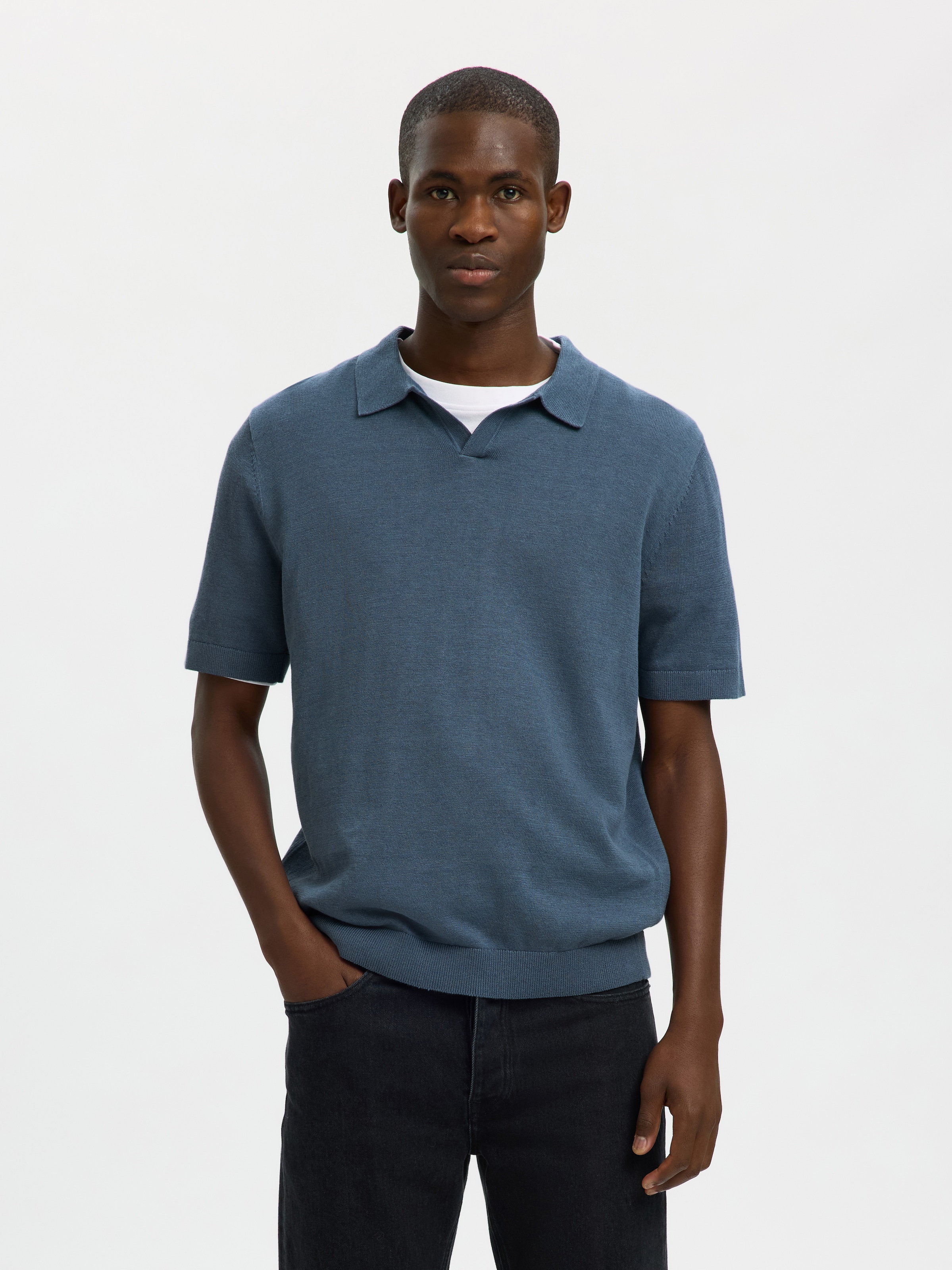 Image of SELECTED Poloshirt "SLHMATTIS SS KNIT SUN OPEN POLO NOOS"