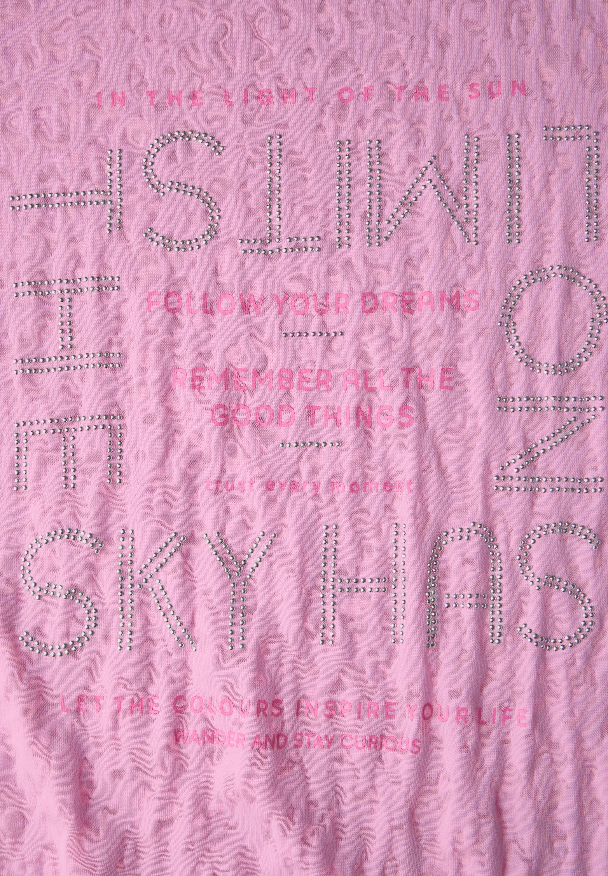 Cecil mit Schmucksteinen