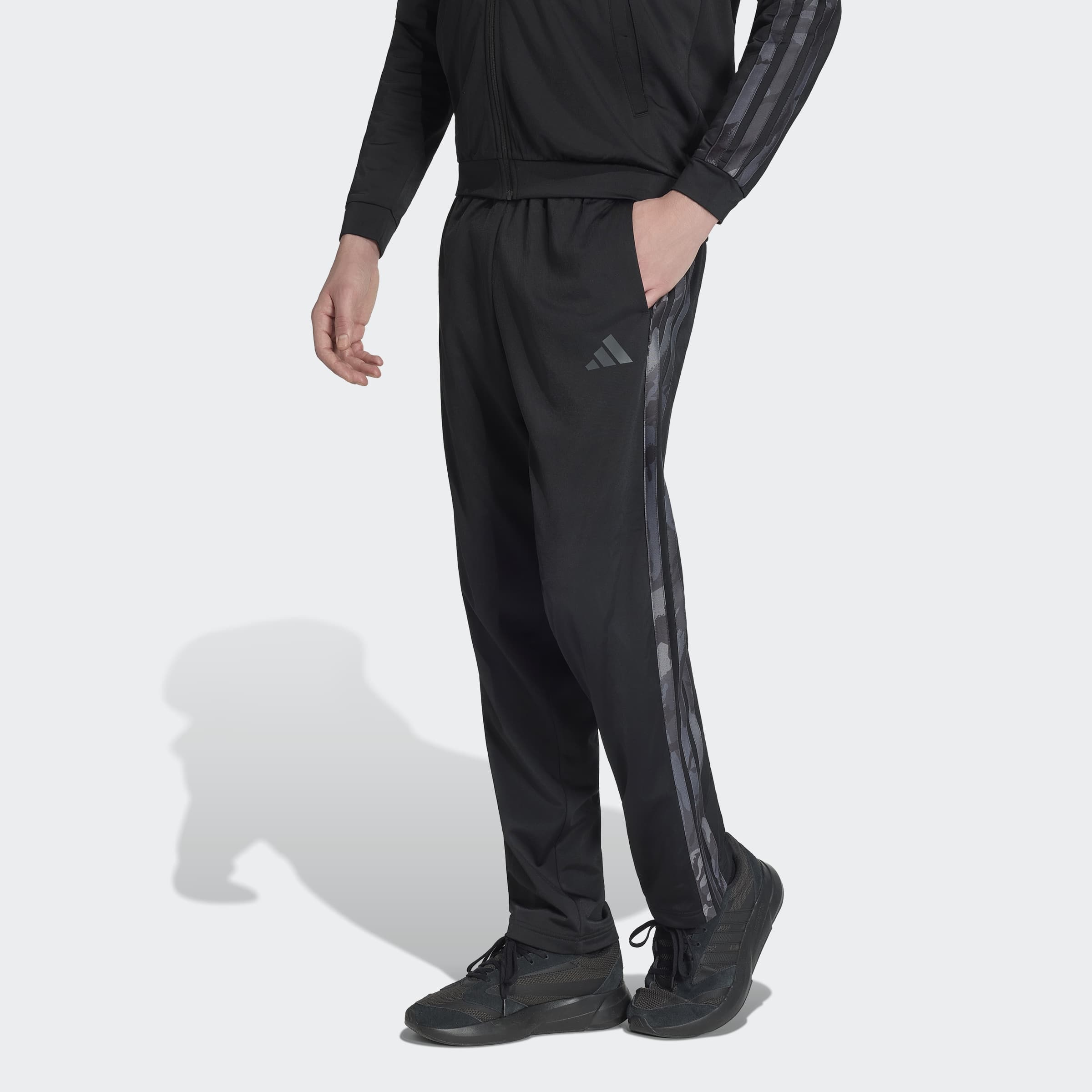 Image of adidas Sportswear Sporthose "3-STREIFEN CAMOUFLAGE, REGULÄR GESCHNITTEN" sportlicher Stil, für Erwachsene