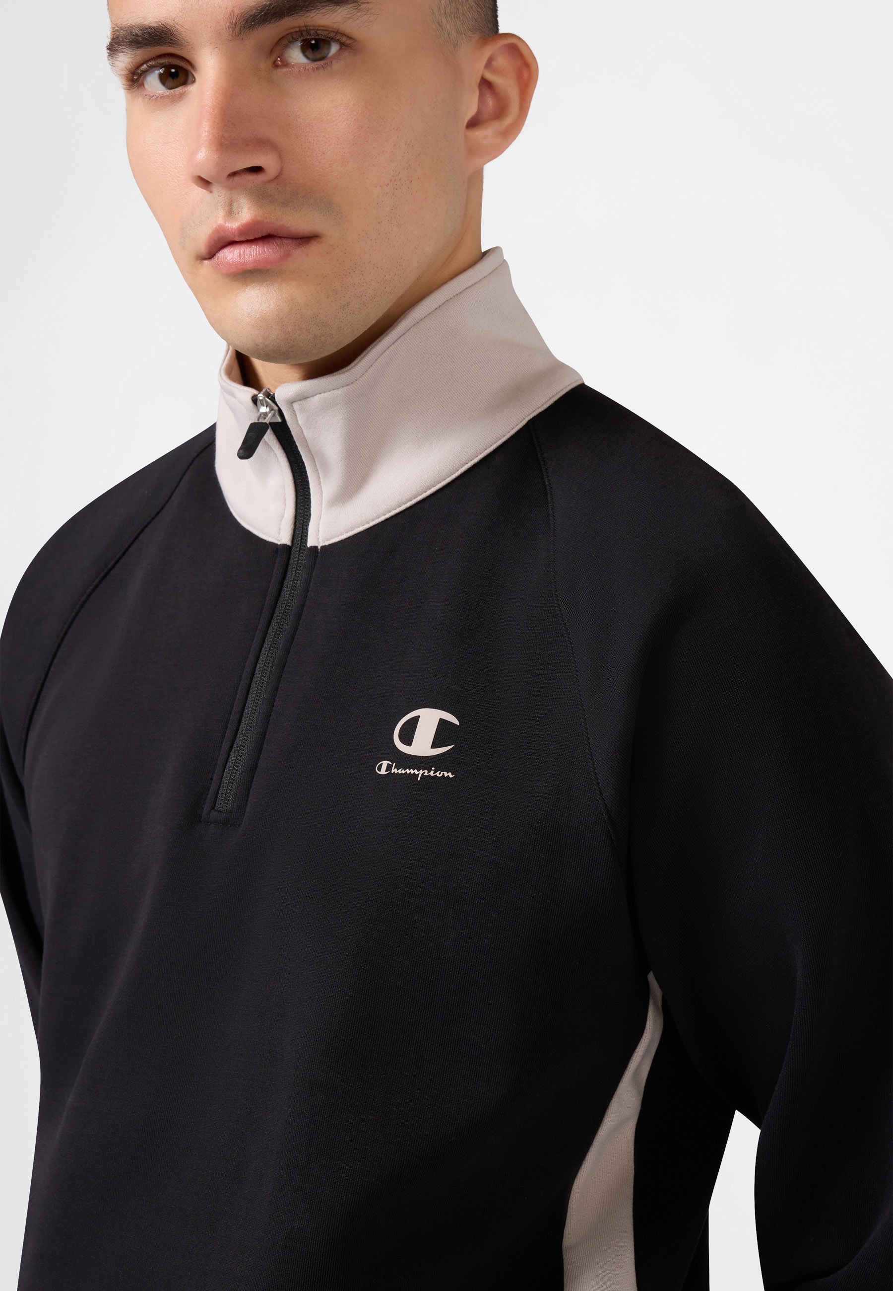 Champion Sweatshirt , aus Baumwolle und Polyester, in mehreren Grössen erhältlich
