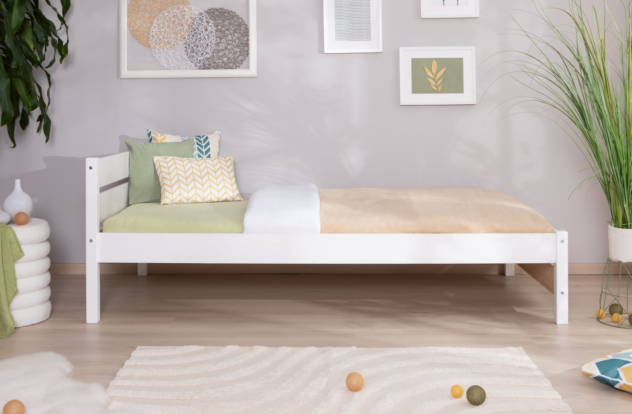 Ticaa Massivholzbett »Bora«, ideal fürs Kinder- und Jugendzimmer, inklusive Rollrost