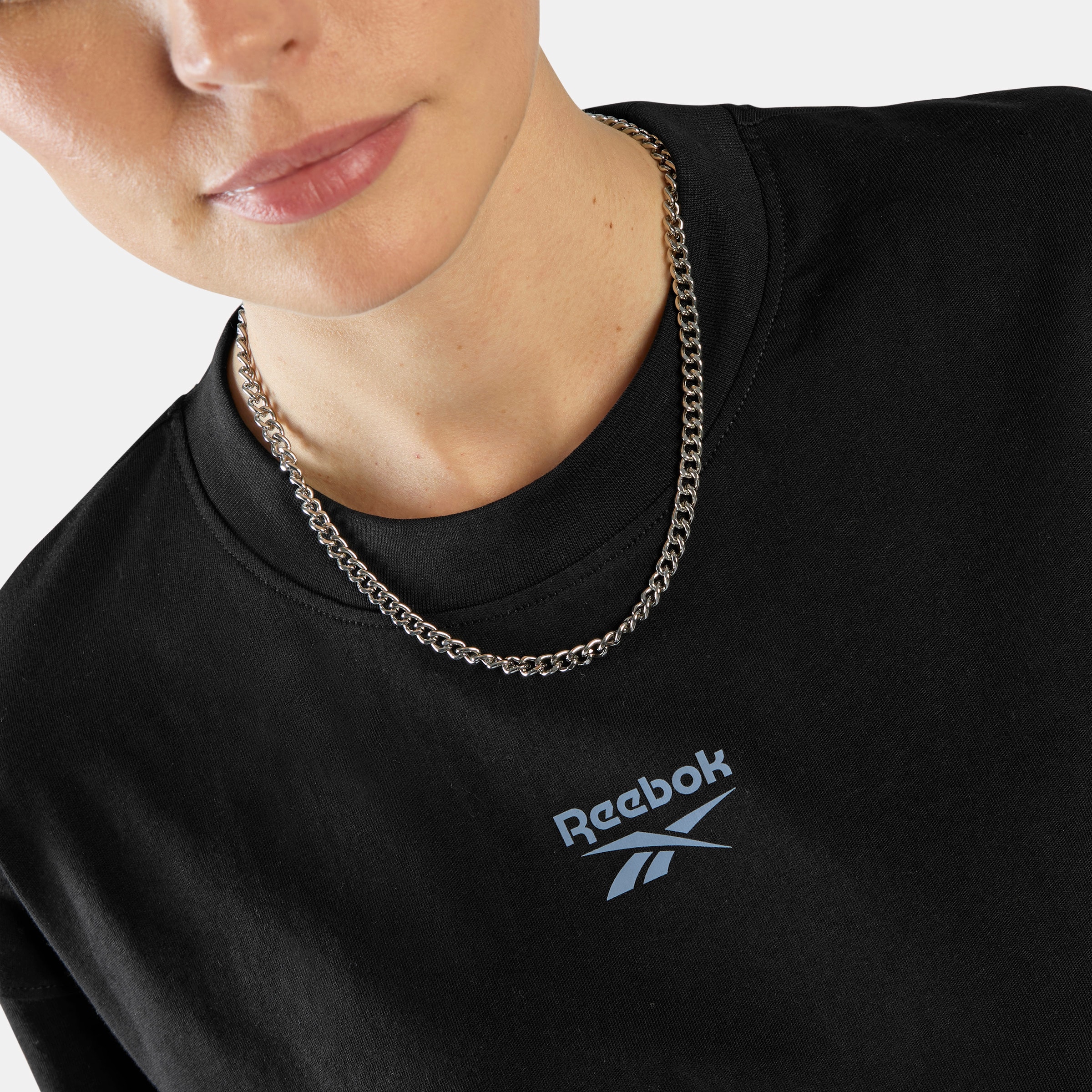 Reebok T-Shirt »ID CROPPED BOX FIT T-SHIRT« mit Rundhalsausschnitt, aus Baumwolle, normale Länge
