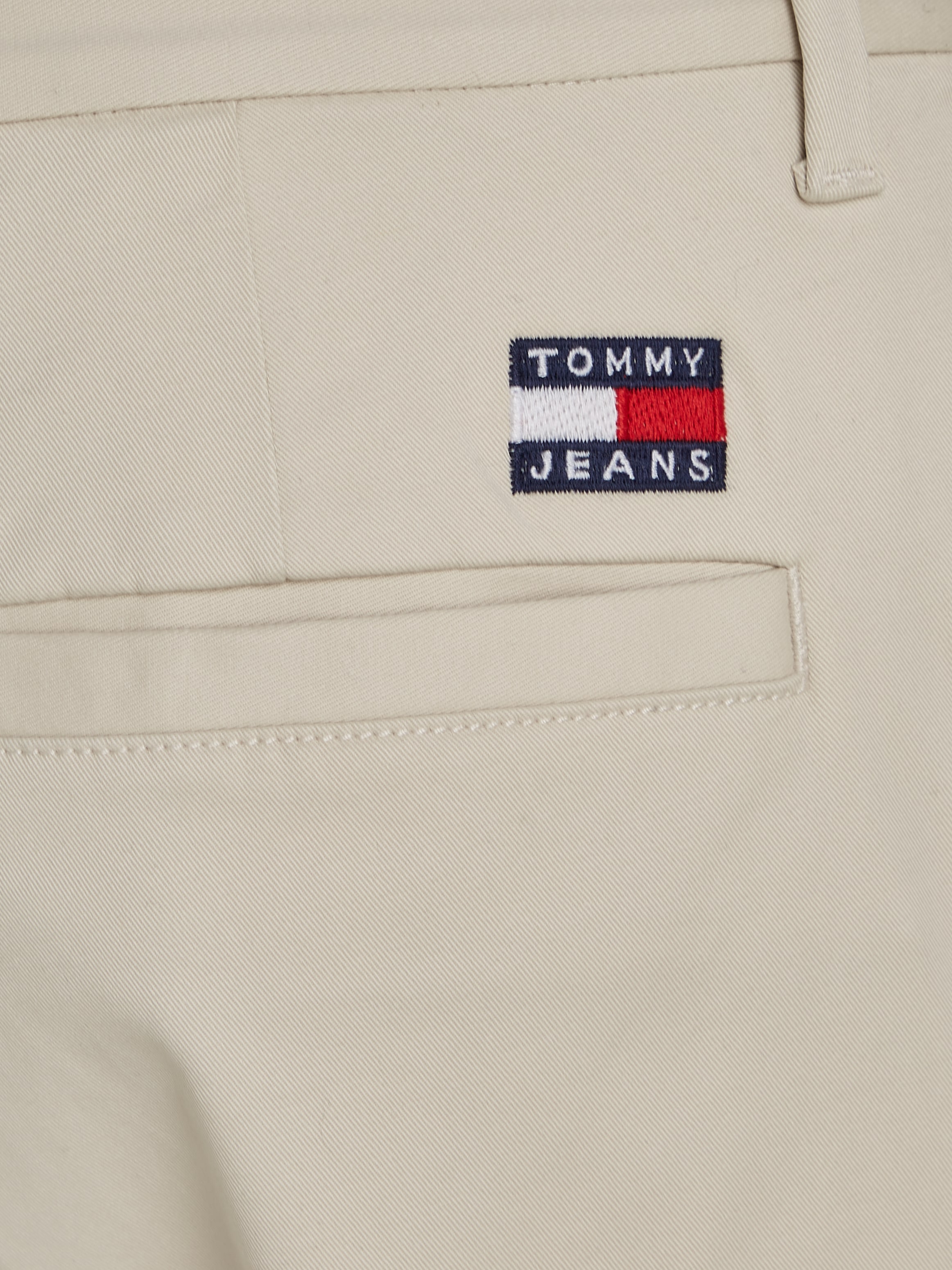 Tommy Jeans Chinohose »TJM AUSTIN LIGHTWEIGHT CHINO«, mit Logopatch