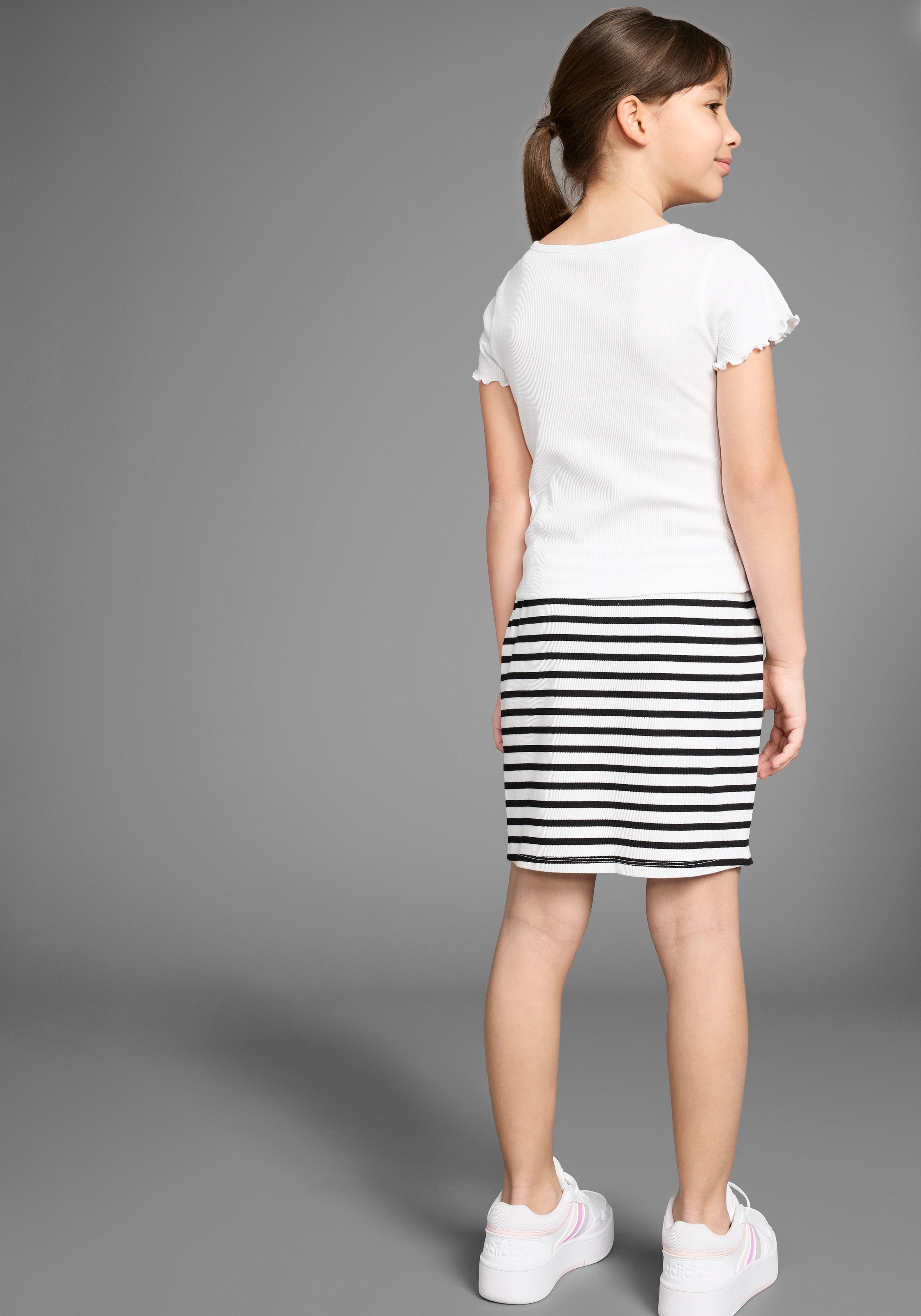 KIDSWORLD Shirt & Rock »Set aus T-Shirt und Rock« Set, 2, 2 Outfit aus T-Shirt und Rock