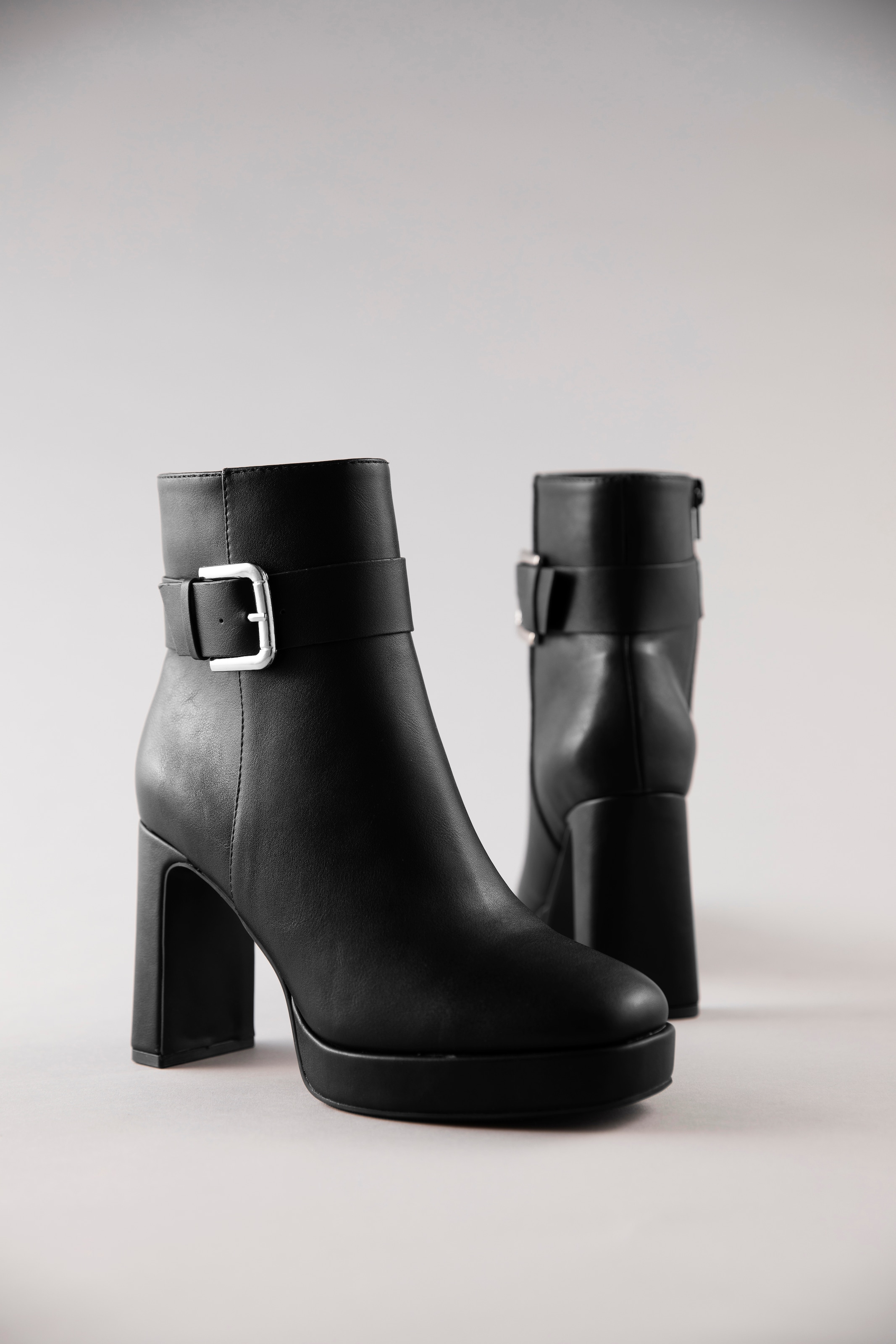 Aniston SHOES Stiefelette, Abendstiefelette mit Plateau - NEUE KOLLEKTION