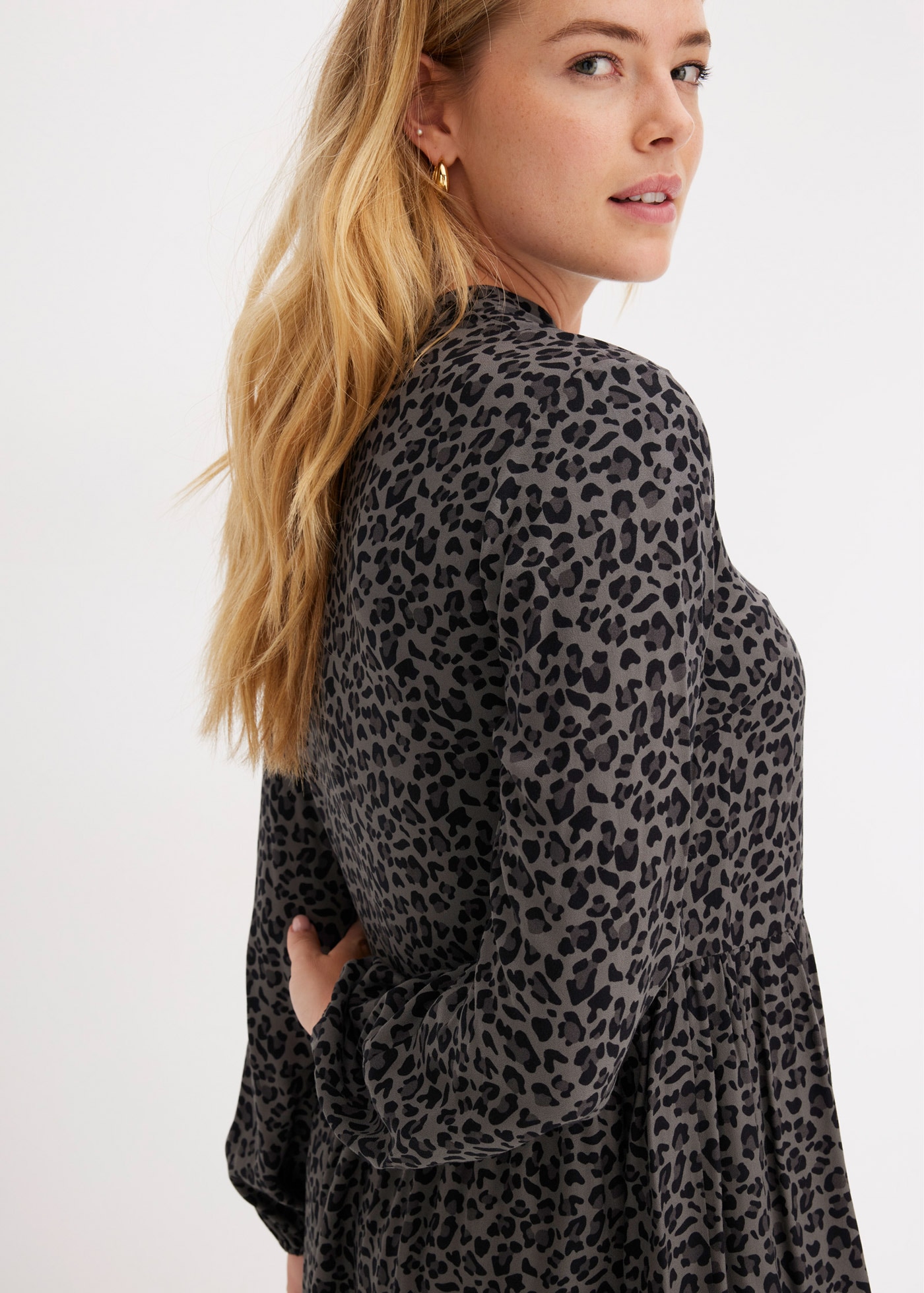 bonprix Midikleid »Midikleid aus Viskose« Midikleid aus Viskose