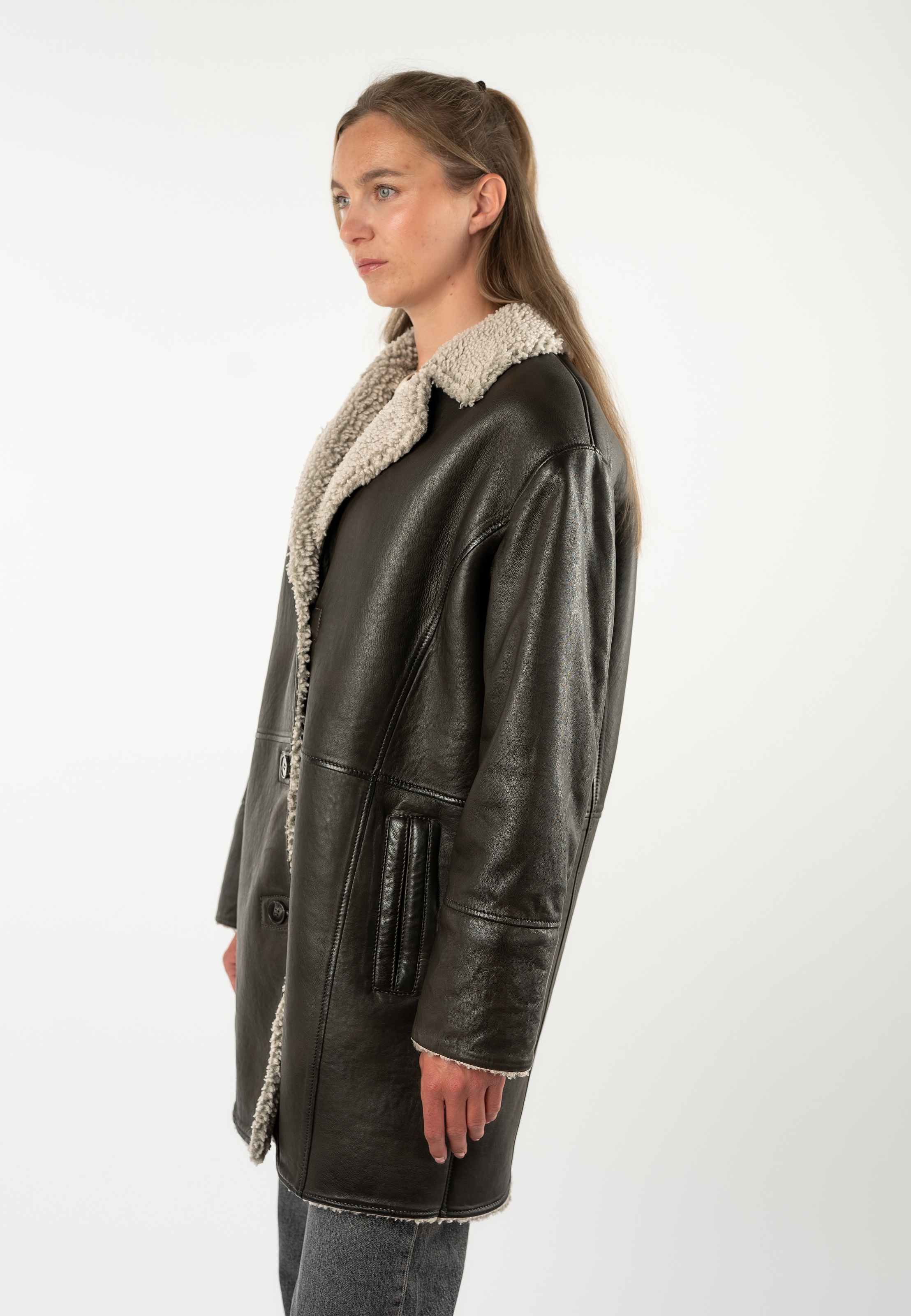 Mauritius Manteau en cuir »MWYuki OS« avec col en fausse fourrure teddy, coupe oversize
